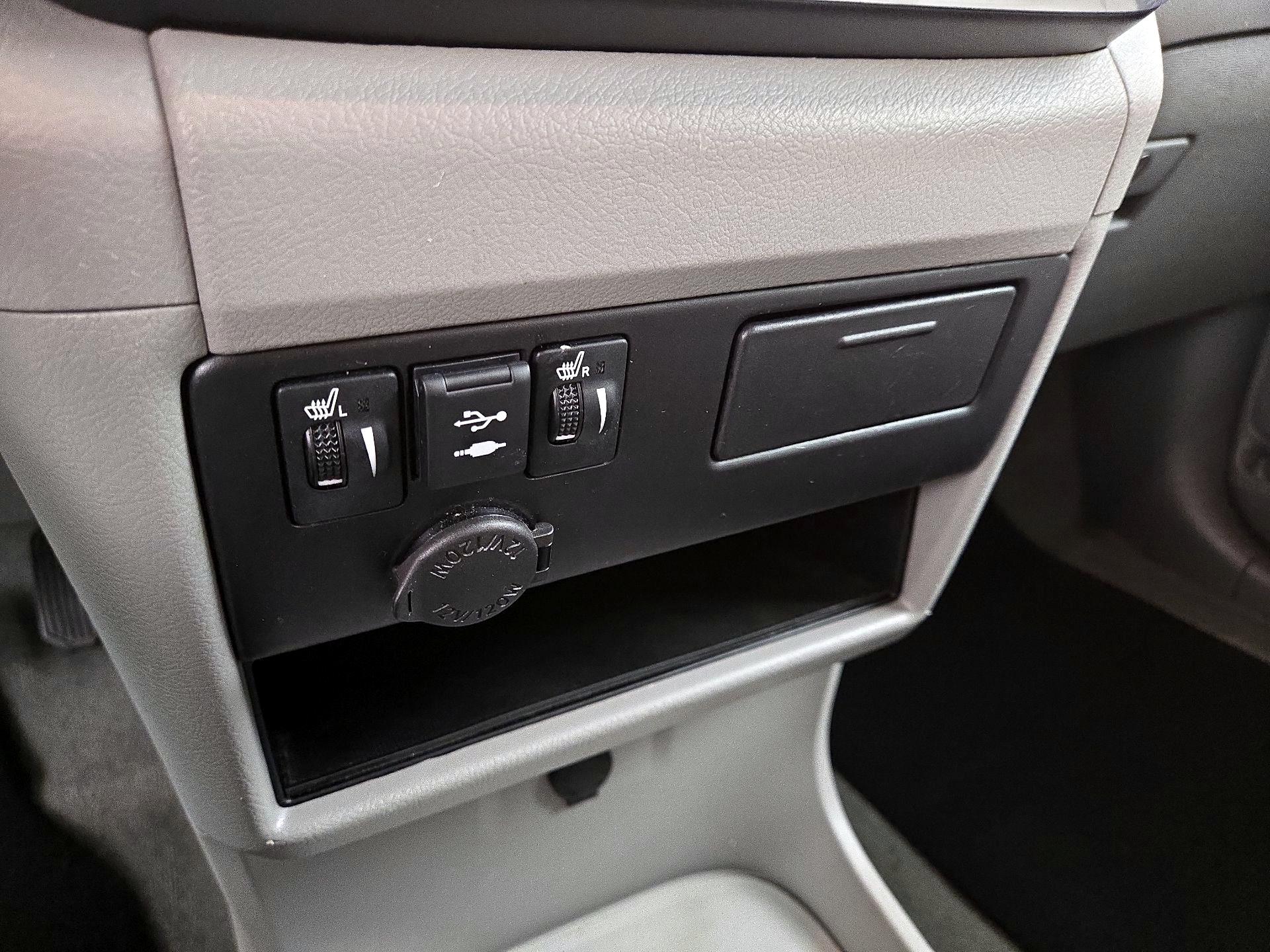 Thumbnail: 2018 Toyota Sienna - 19
