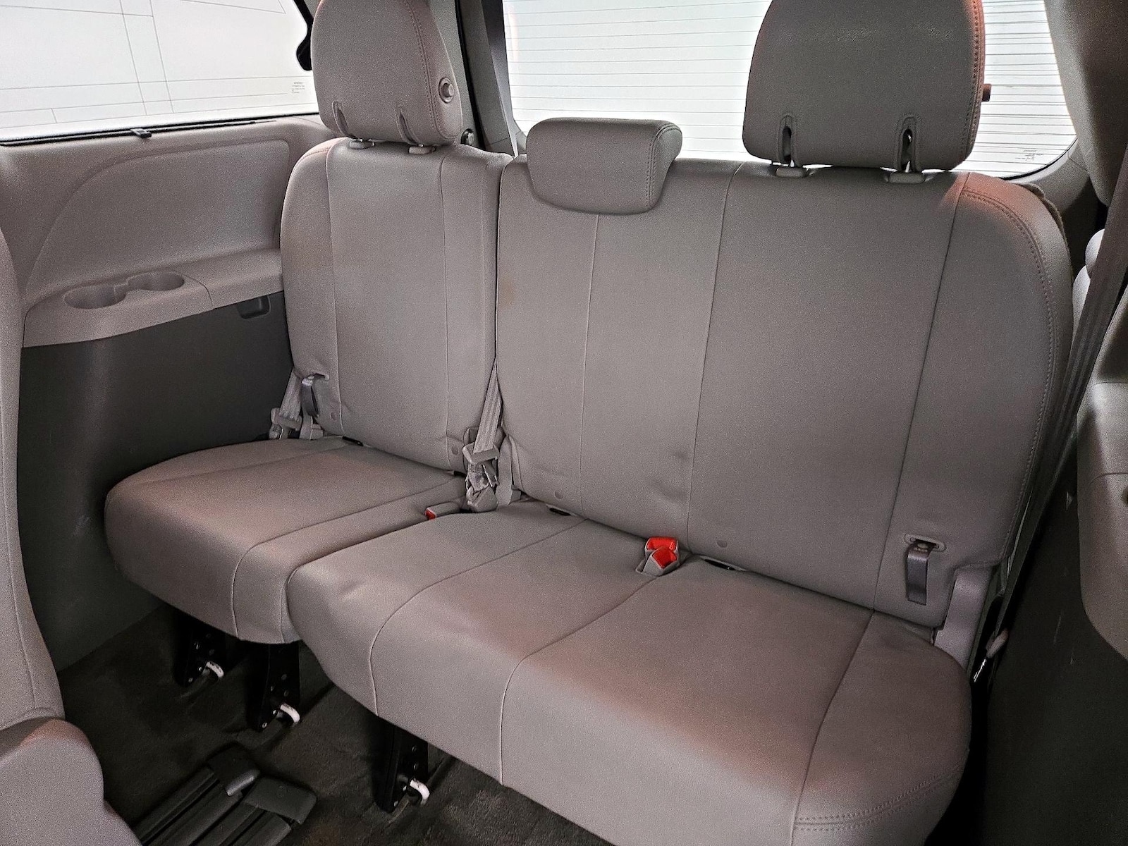 2018 Toyota Sienna XLE - Photo 23