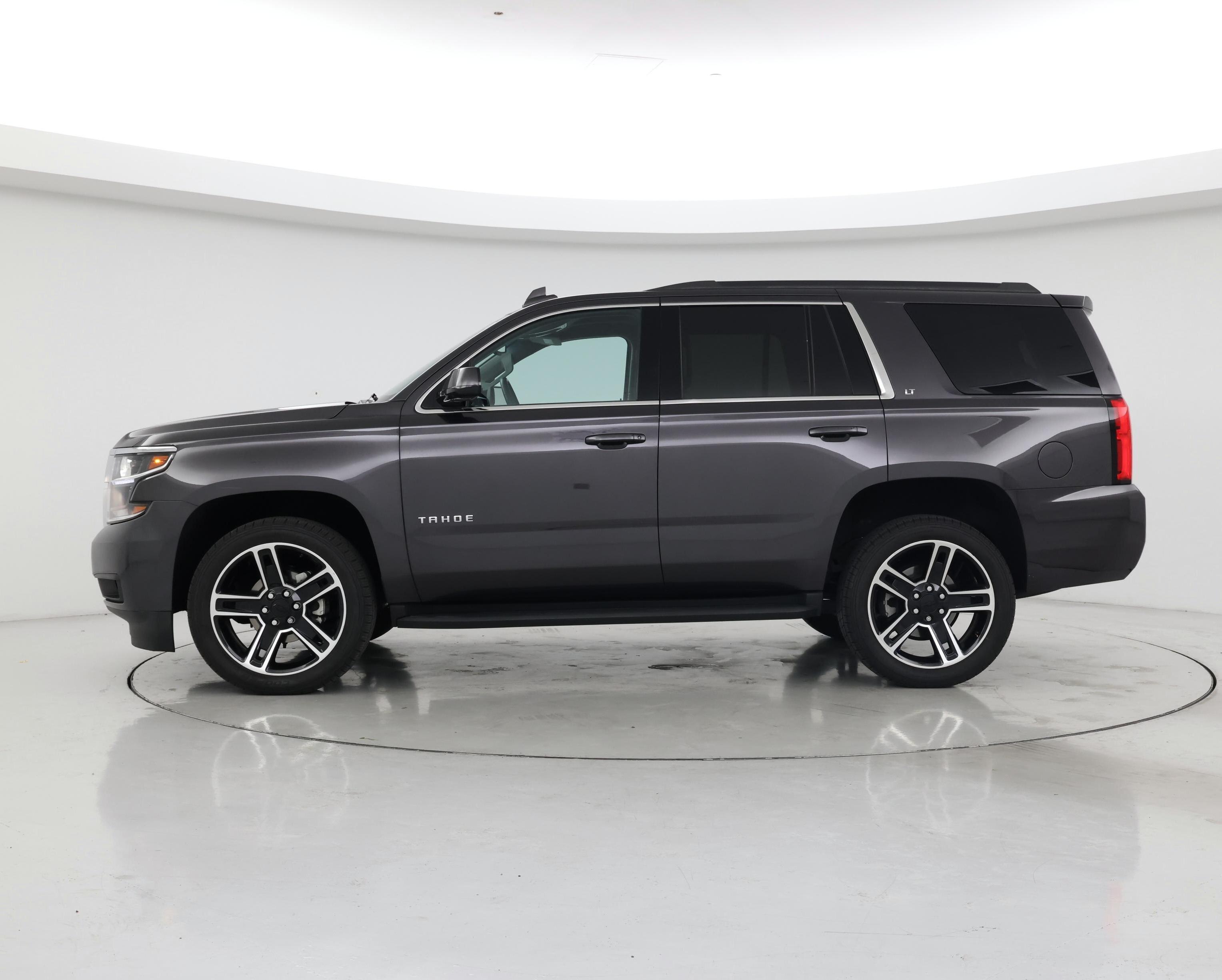Thumbnail: 2017 Chevrolet Tahoe - 3