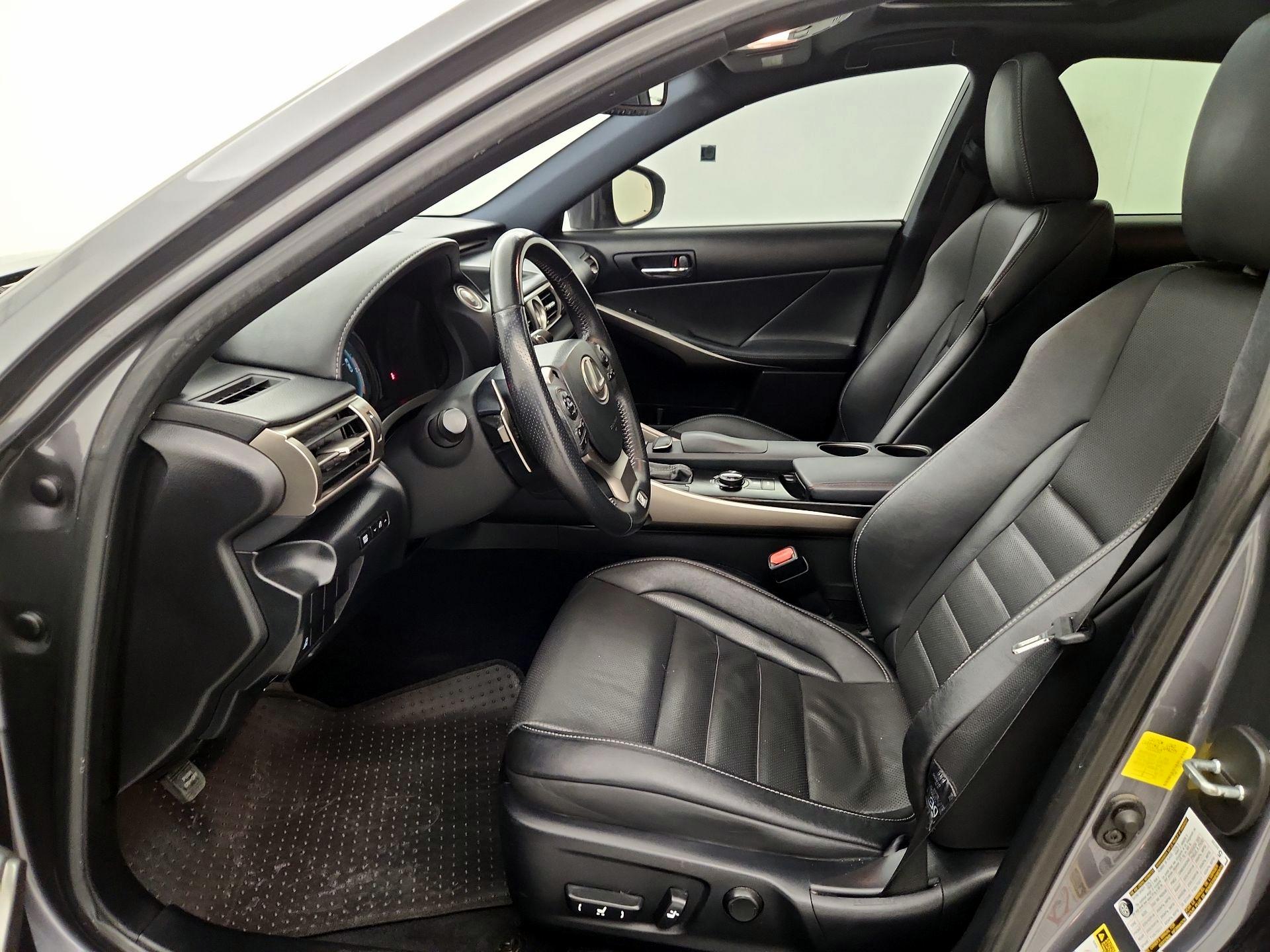 Thumbnail: 2014 Lexus IS - 11