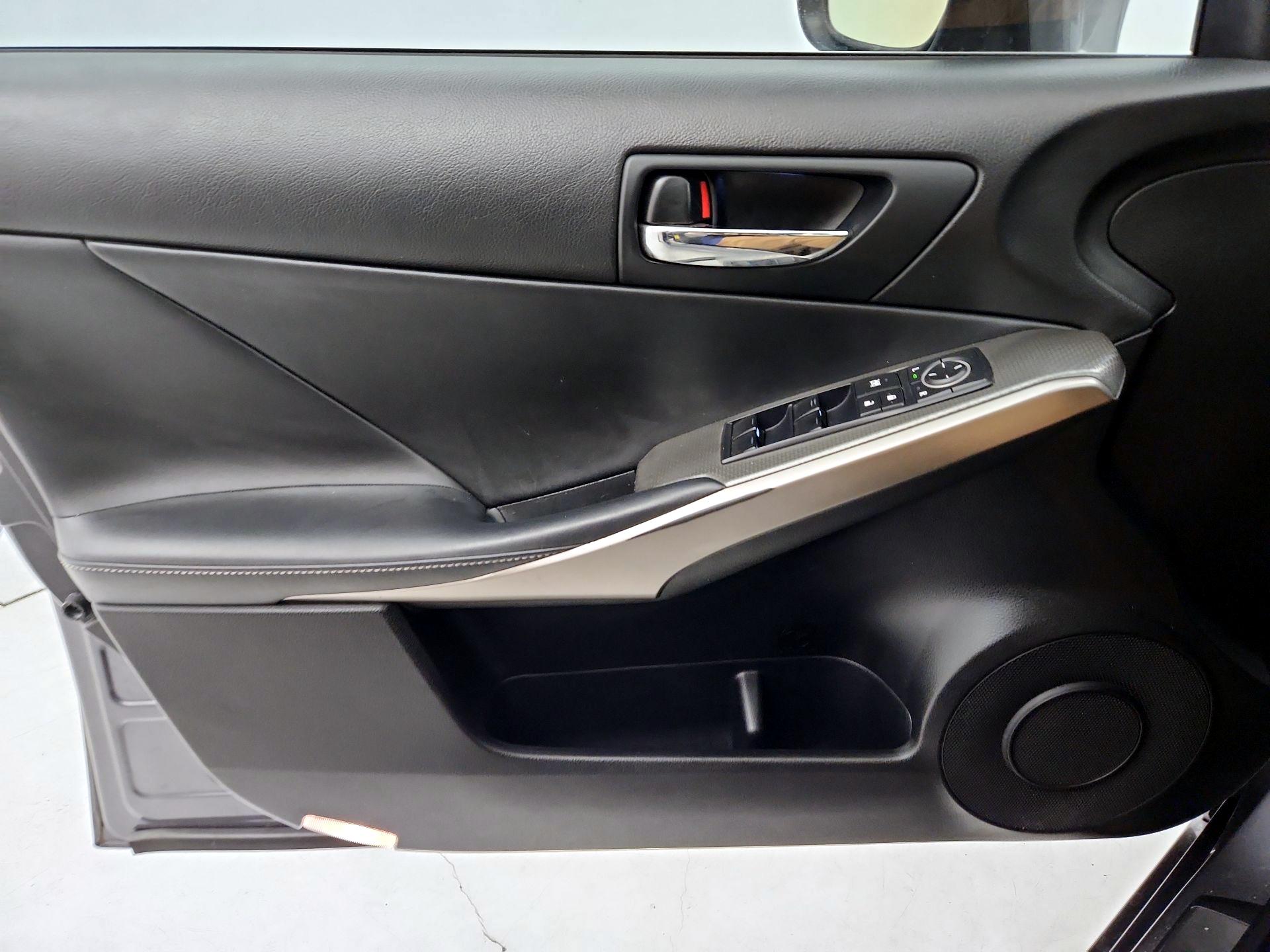 Thumbnail: 2014 Lexus IS - 12