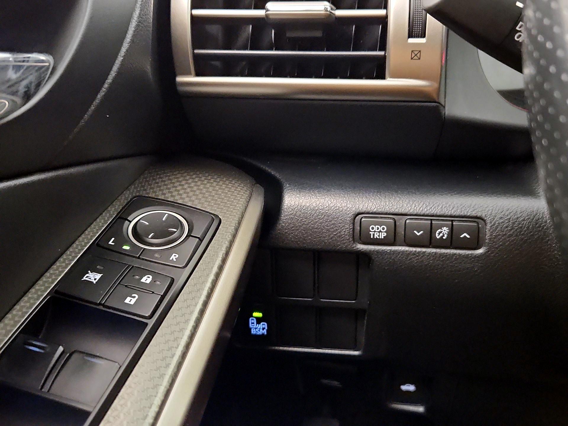 Thumbnail: 2014 Lexus IS - 13