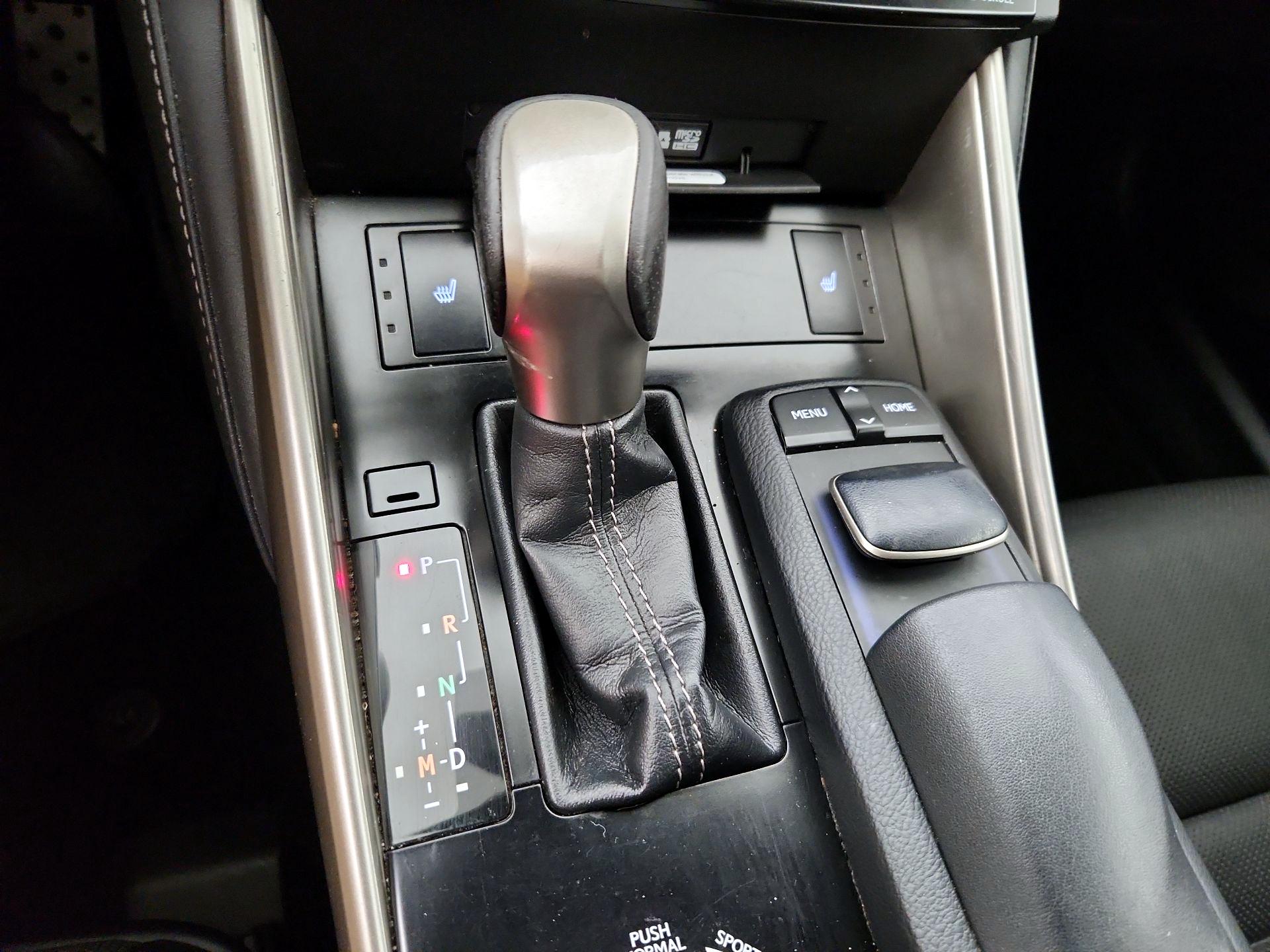 Thumbnail: 2014 Lexus IS - 18