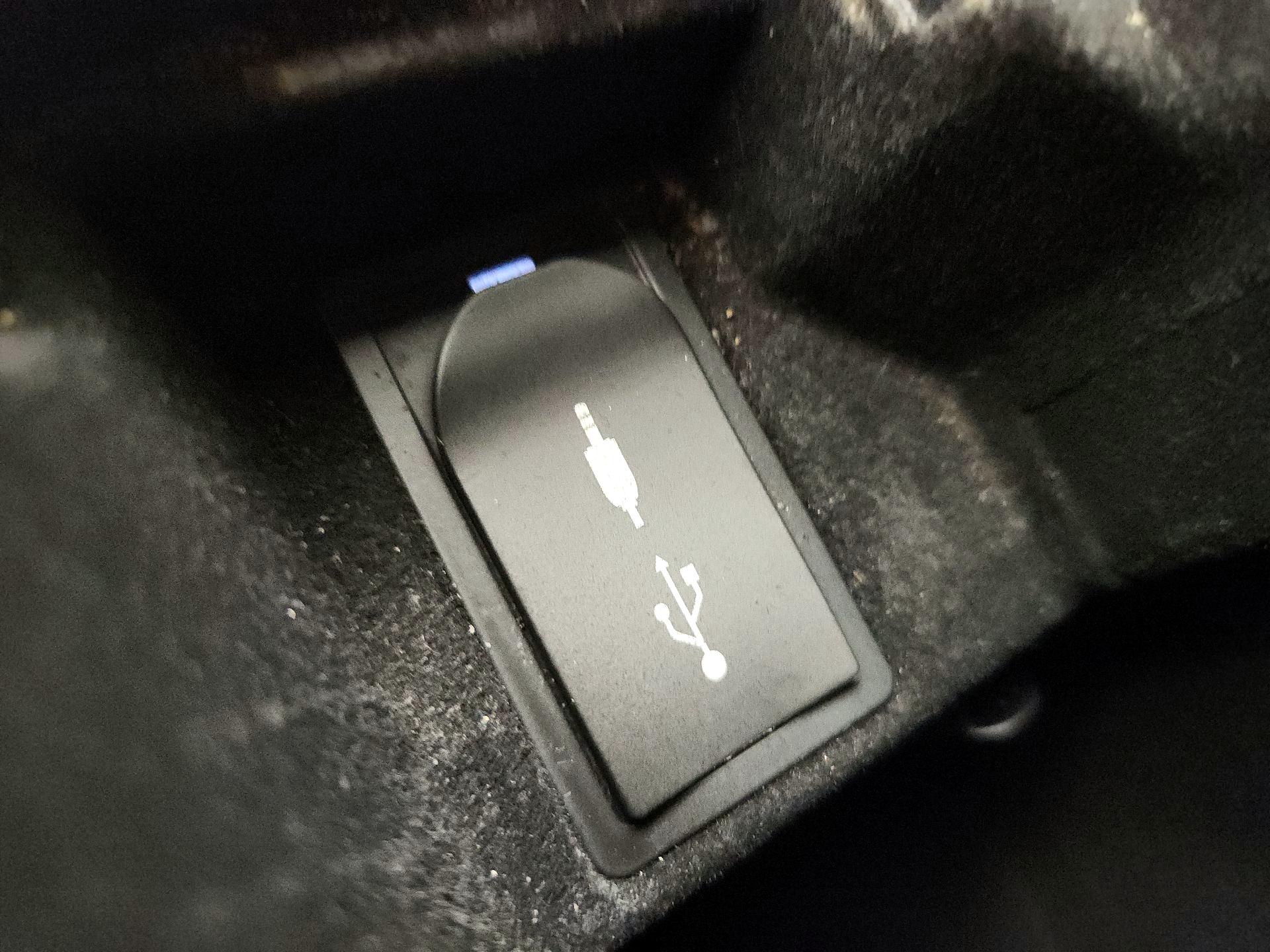 Thumbnail: 2014 Lexus IS - 19