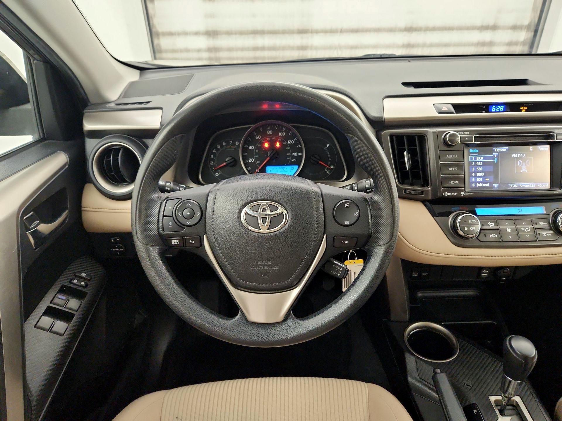Thumbnail: 2015 Toyota RAV4 - 10