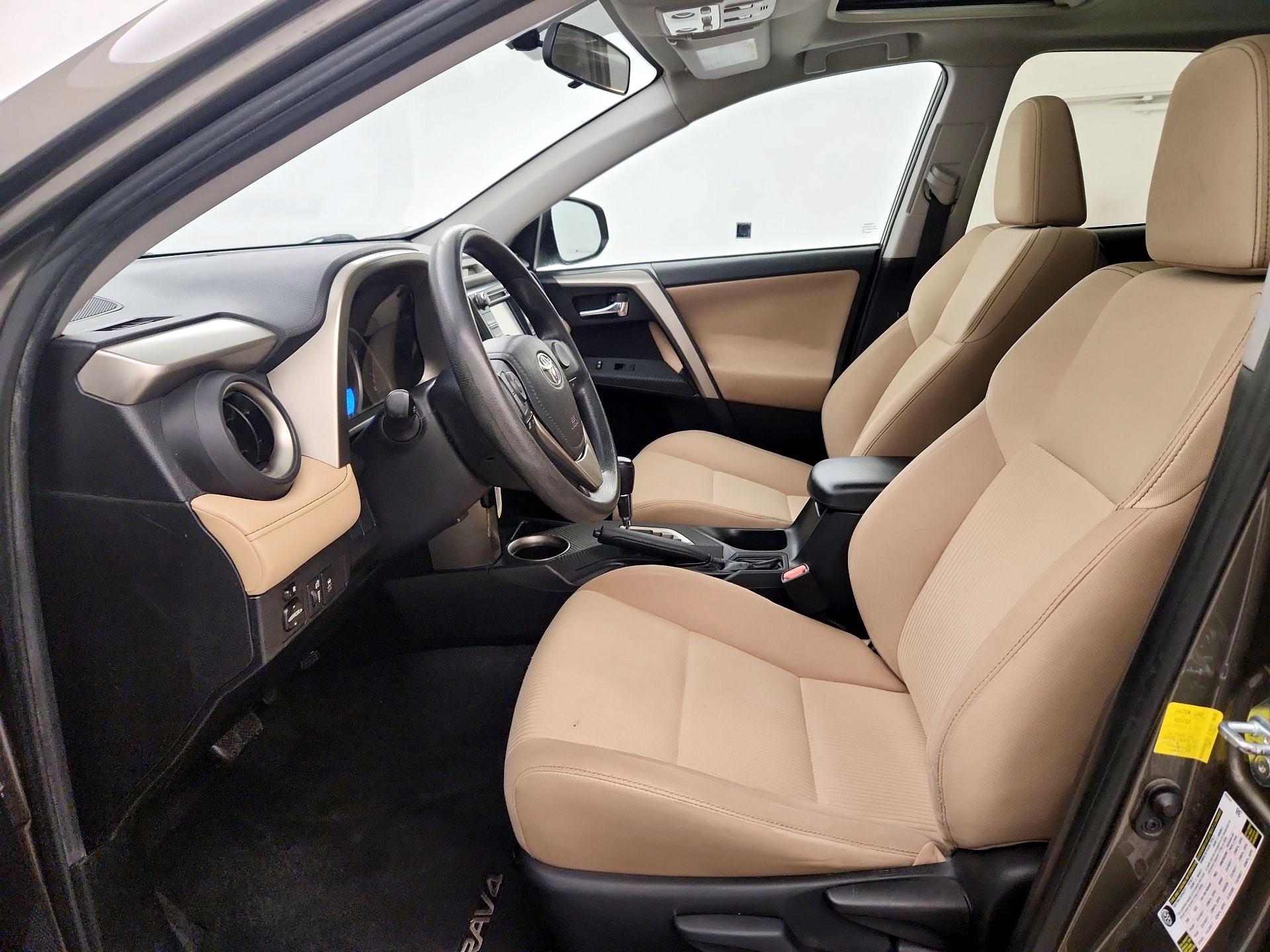 Thumbnail: 2015 Toyota RAV4 - 11