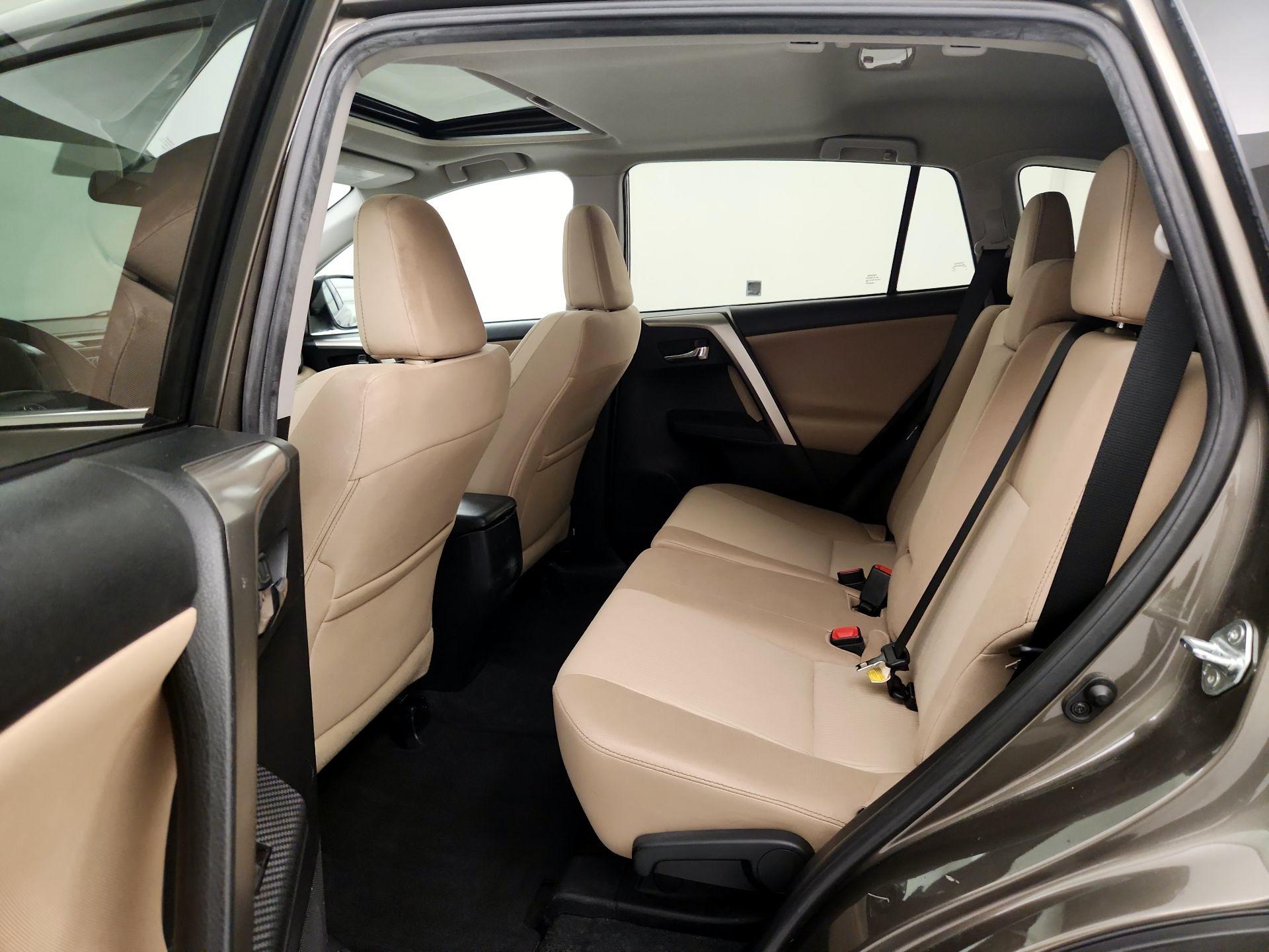 Thumbnail: 2015 Toyota RAV4 - 19