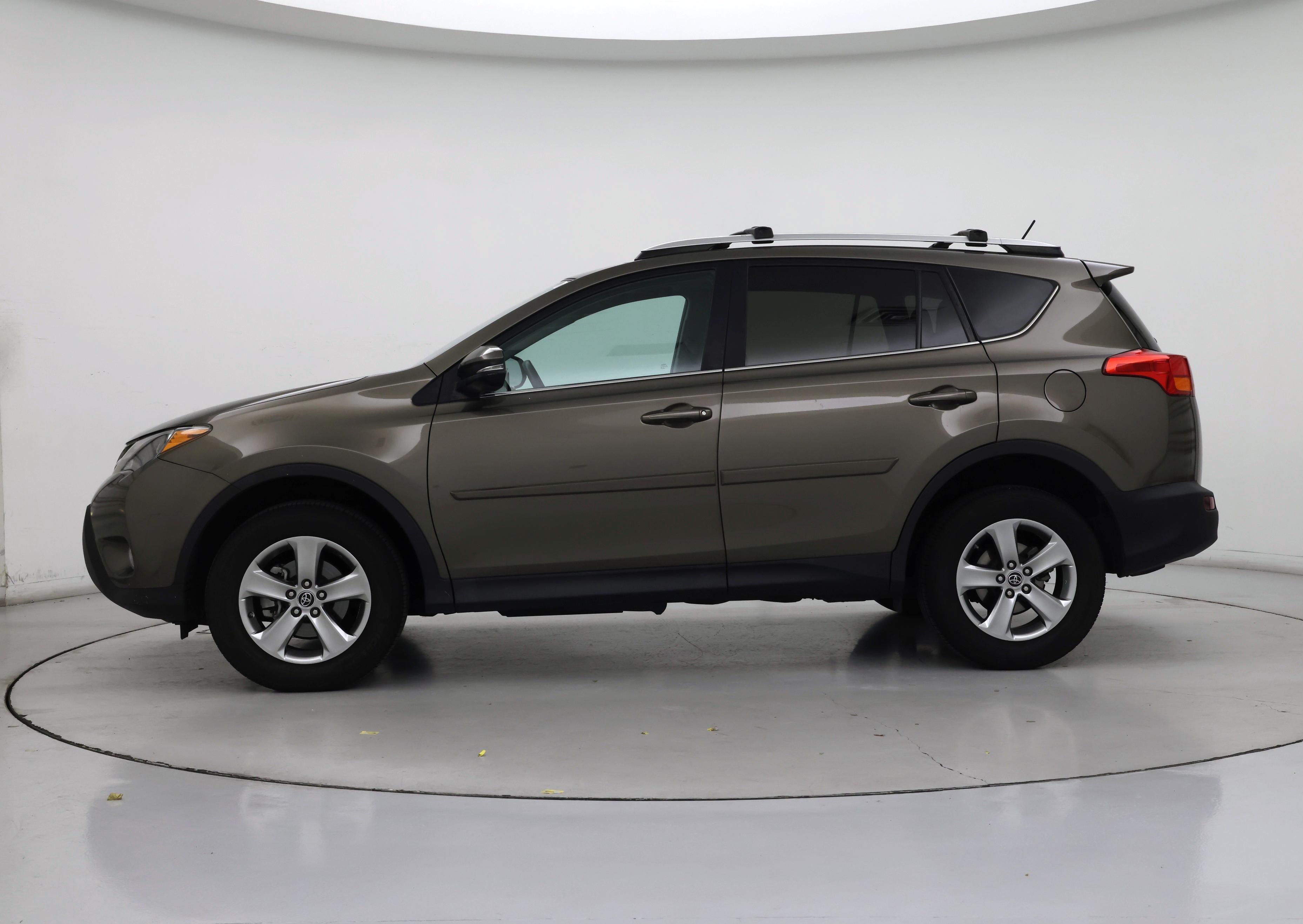 Thumbnail: 2015 Toyota RAV4 - 3