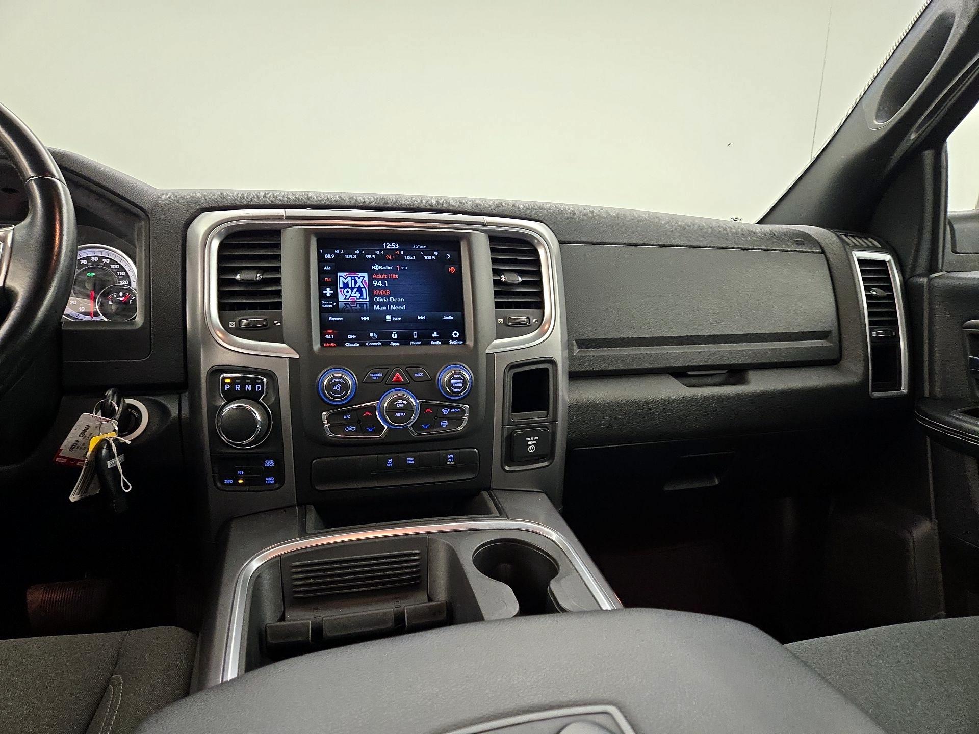 Thumbnail: 2021 RAM 1500 Classic - 9