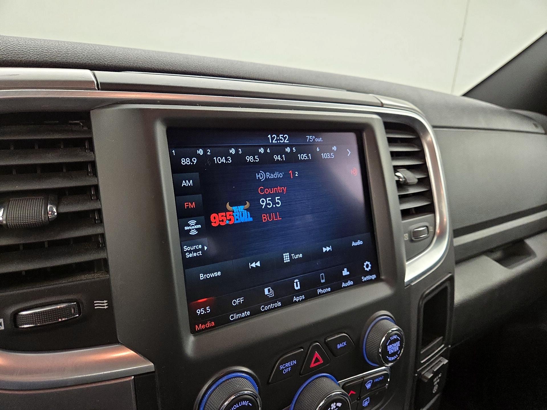 Thumbnail: 2021 RAM 1500 Classic - 15