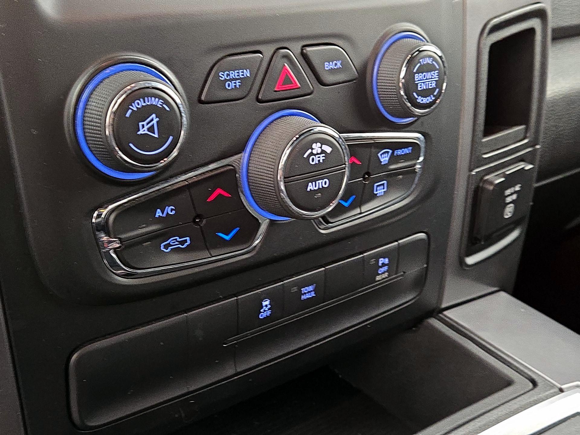 Thumbnail: 2021 RAM 1500 Classic - 16