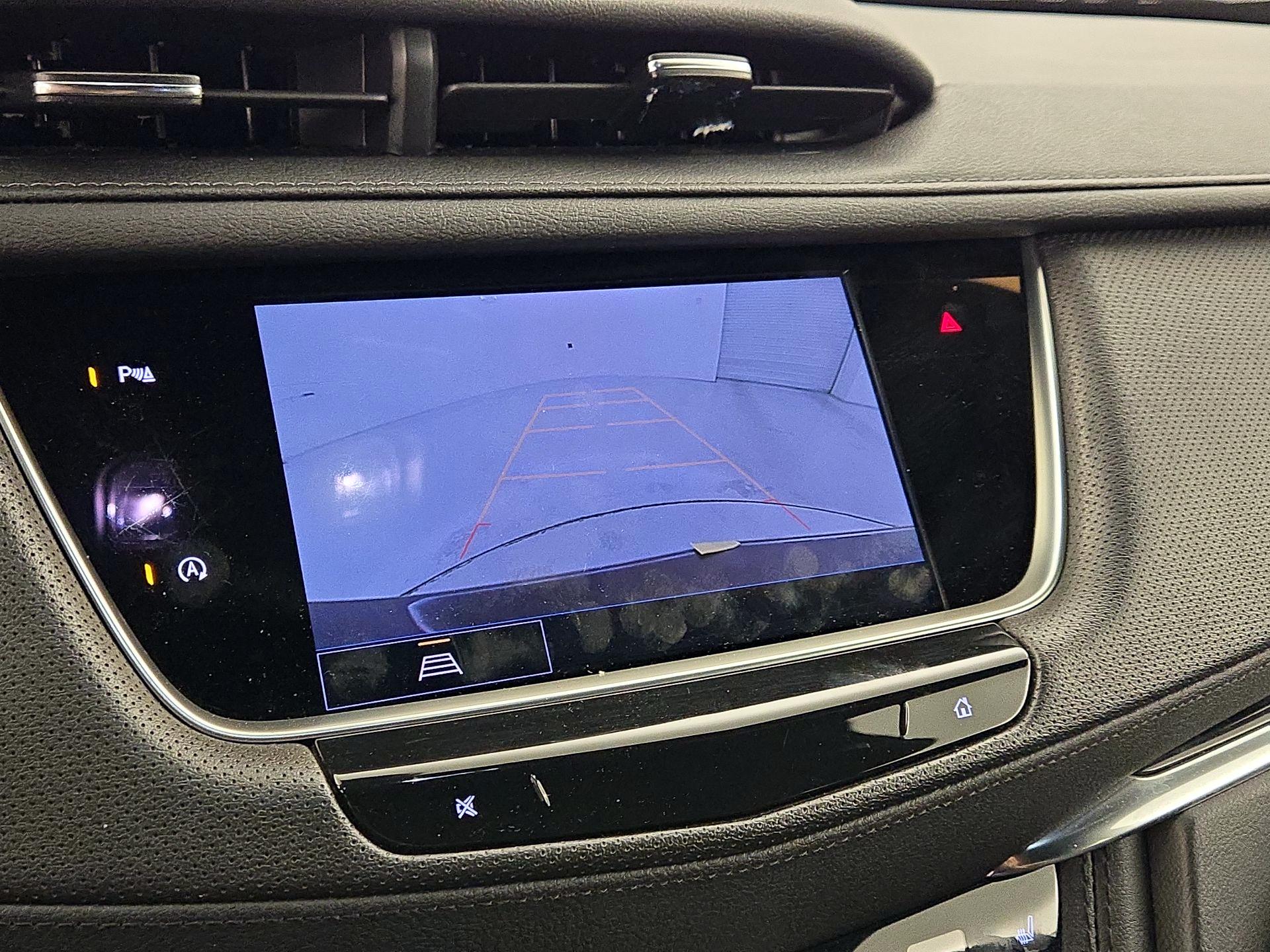 Thumbnail: 2023 Cadillac XT5 - 15