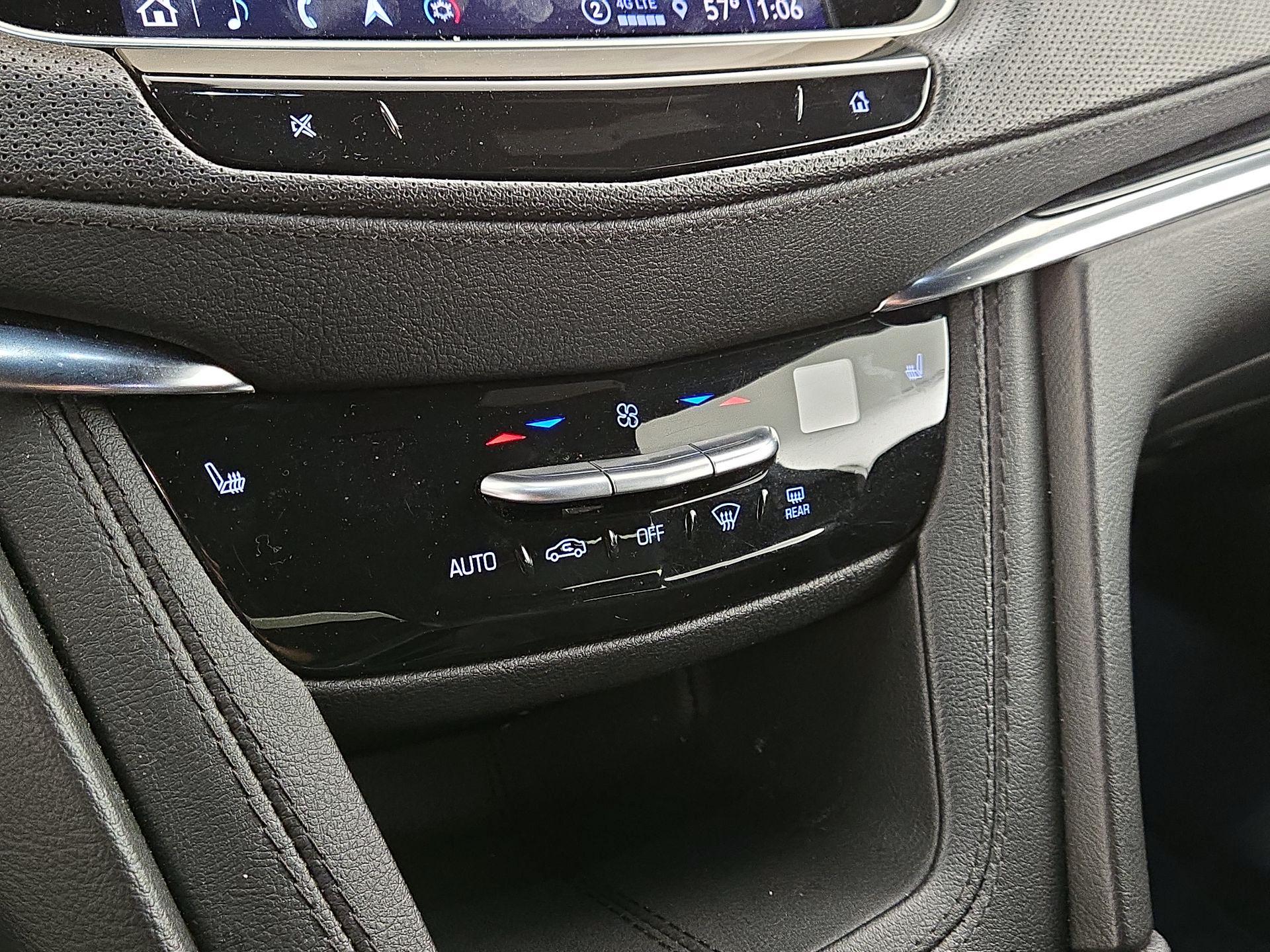 Thumbnail: 2023 Cadillac XT5 - 17