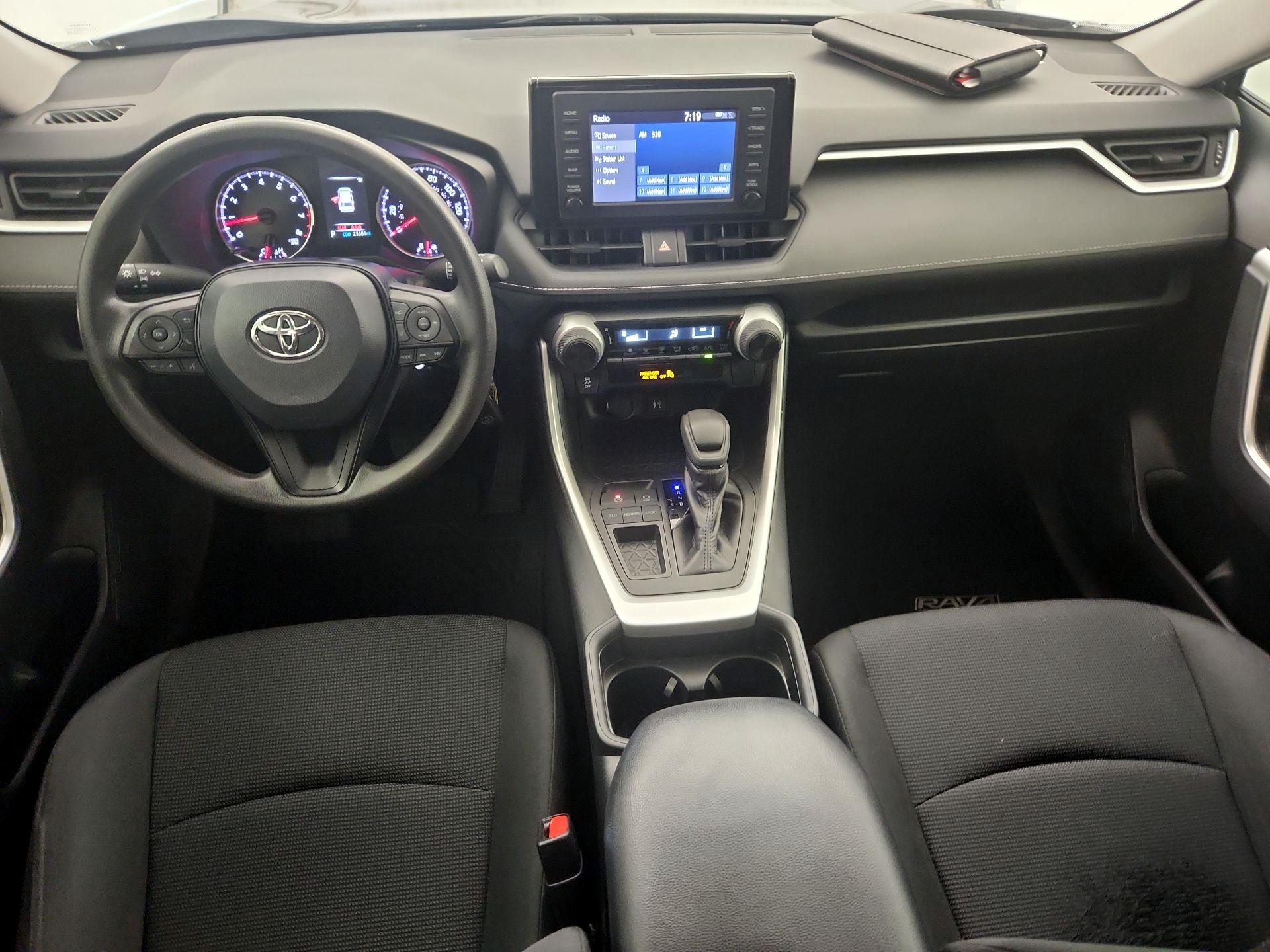 Thumbnail: 2019 Toyota RAV4 - 9