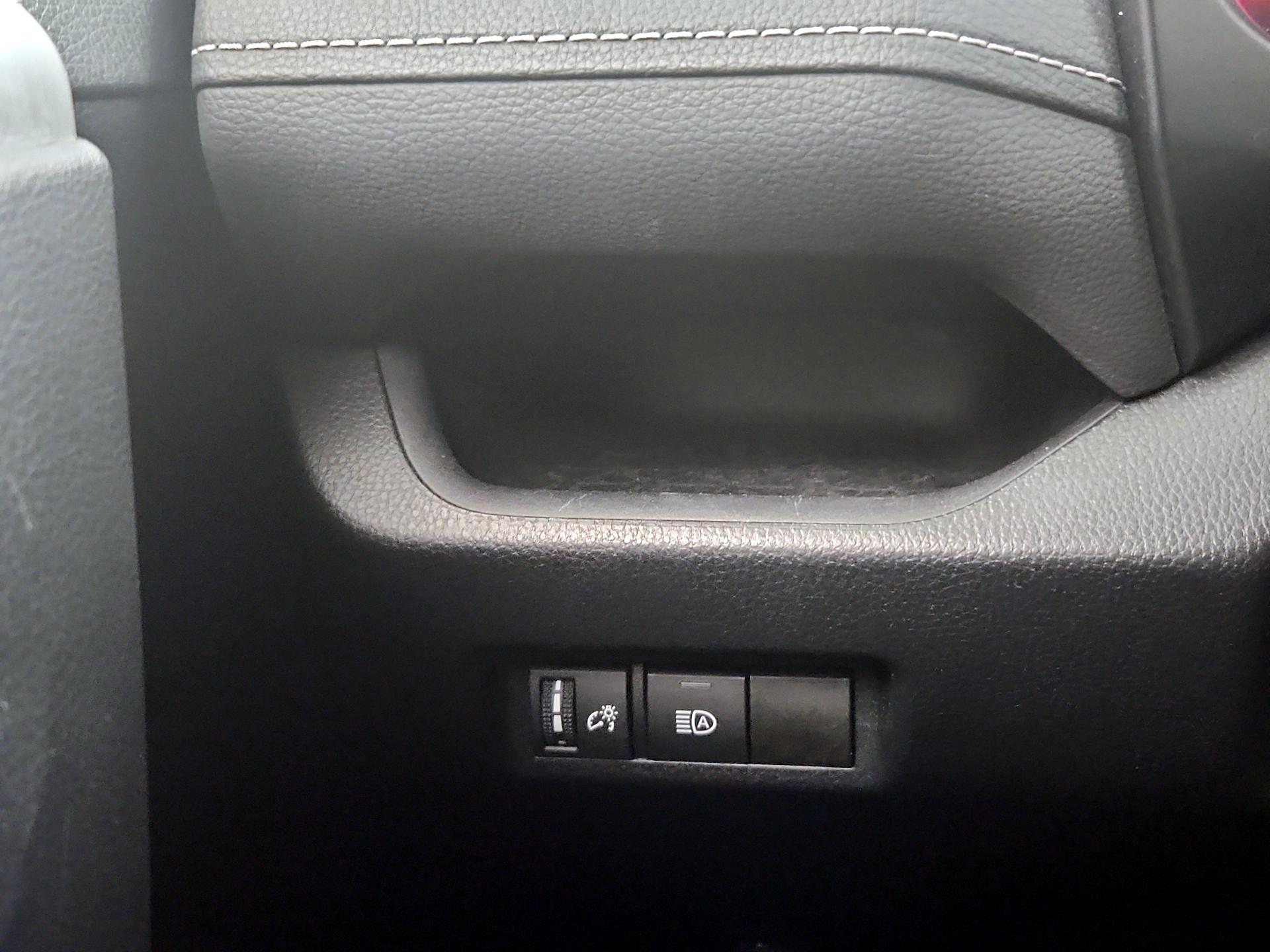 Thumbnail: 2019 Toyota RAV4 - 13