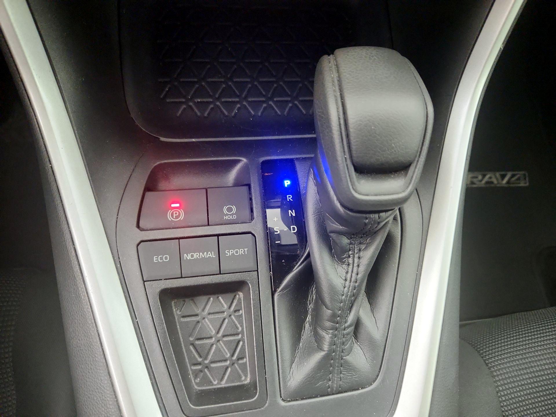 Thumbnail: 2019 Toyota RAV4 - 17