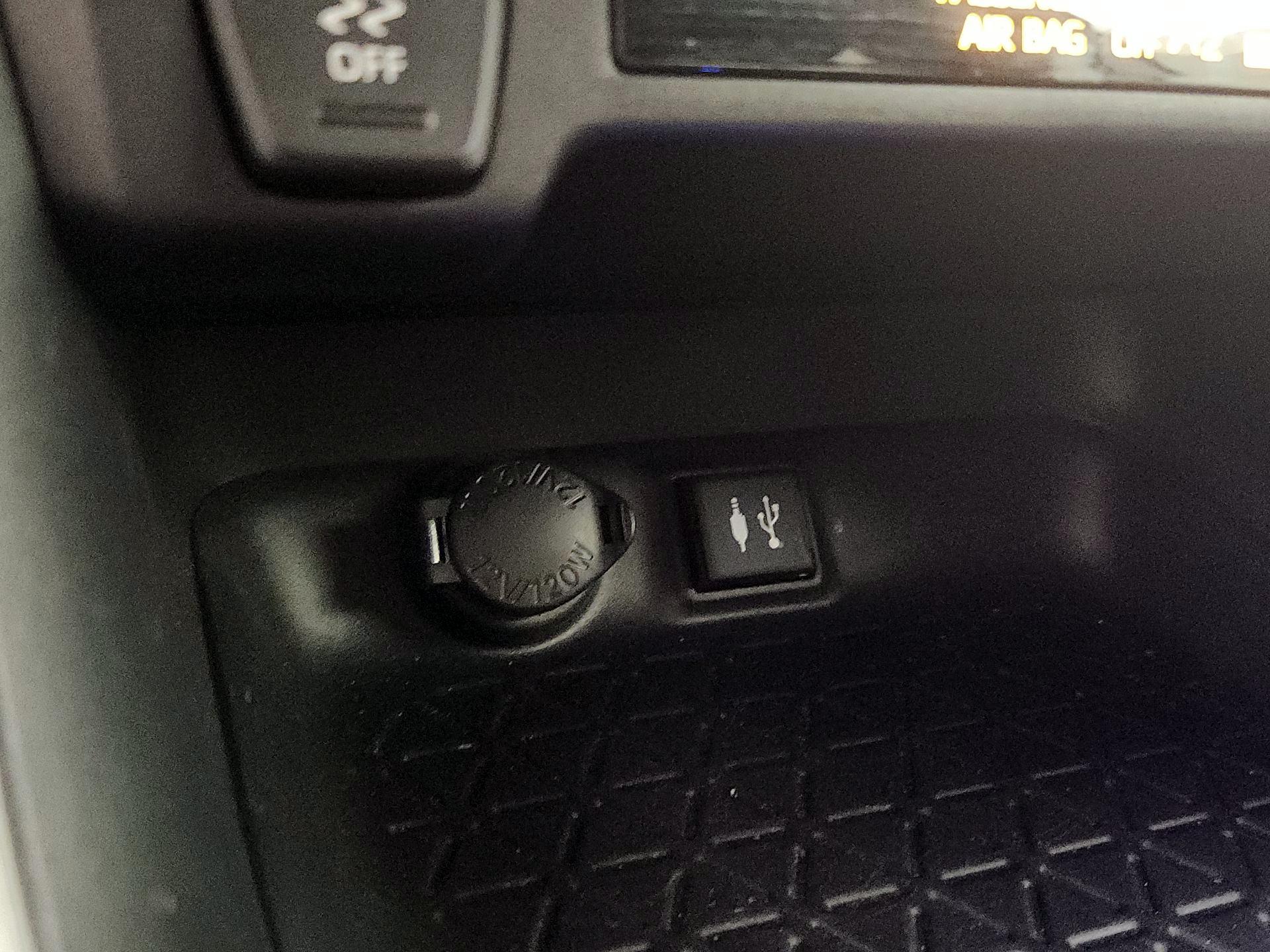 Thumbnail: 2019 Toyota RAV4 - 18