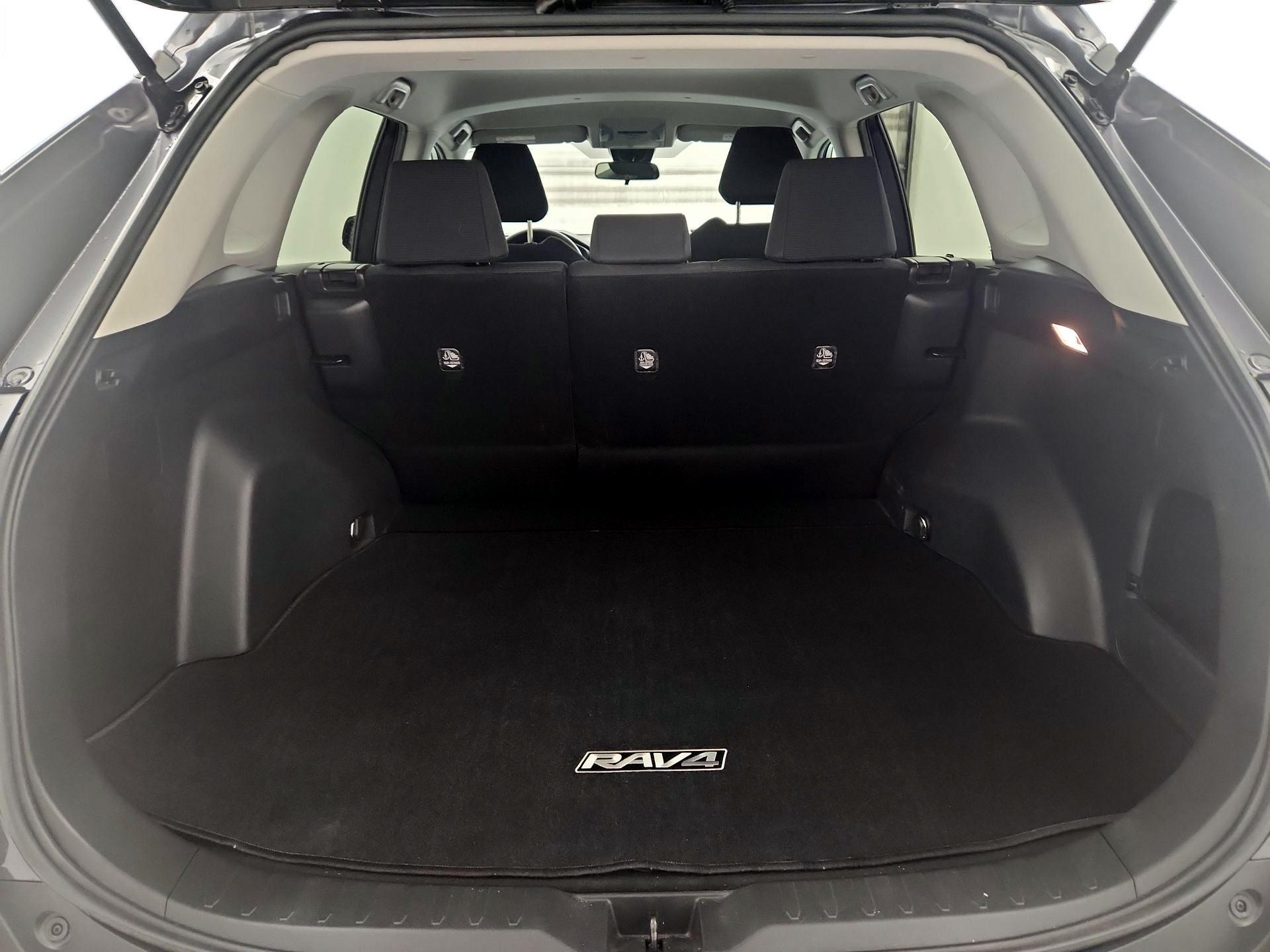 Thumbnail: 2019 Toyota RAV4 - 20