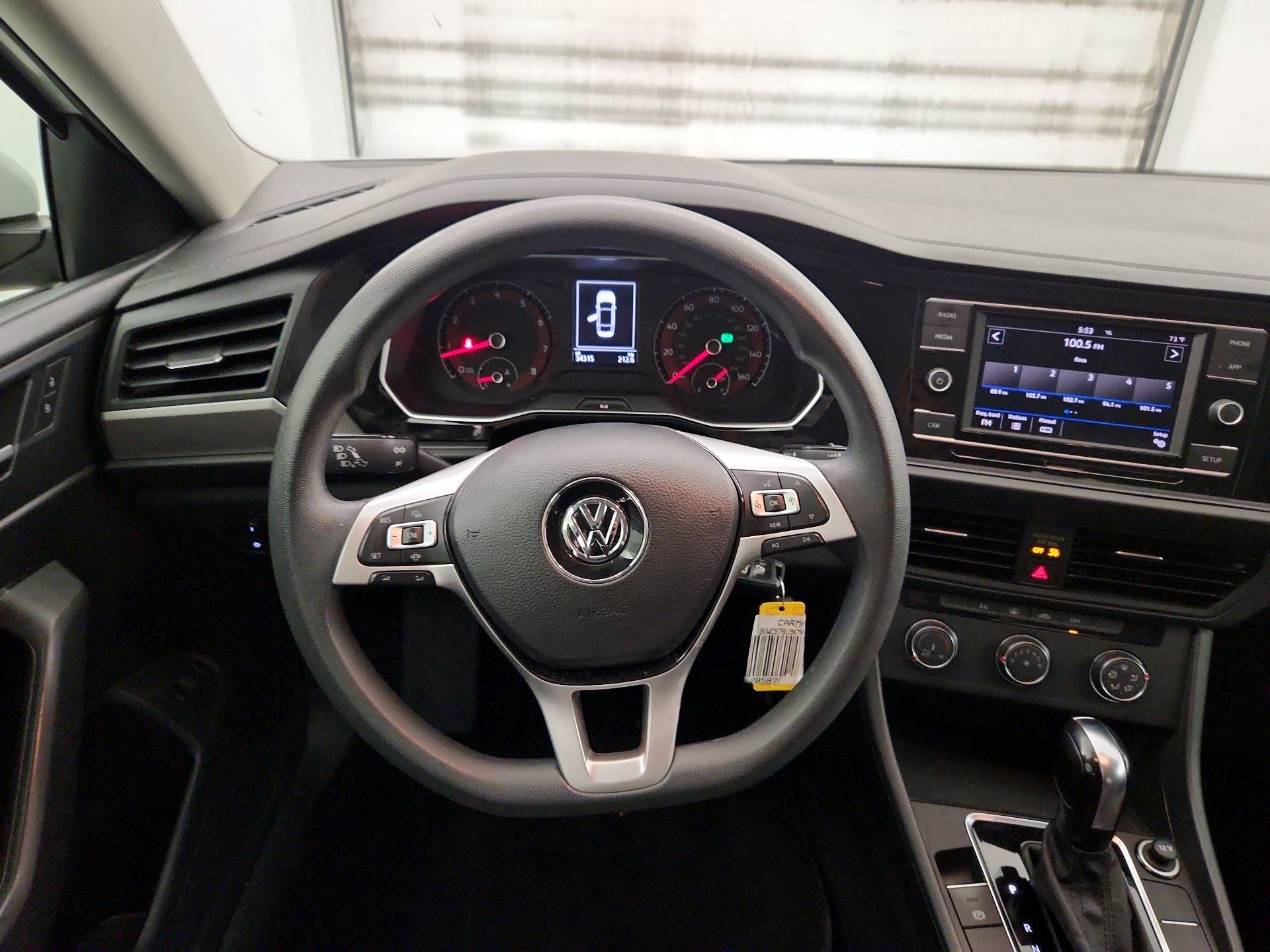 Thumbnail: 2019 Volkswagen Jetta - 10