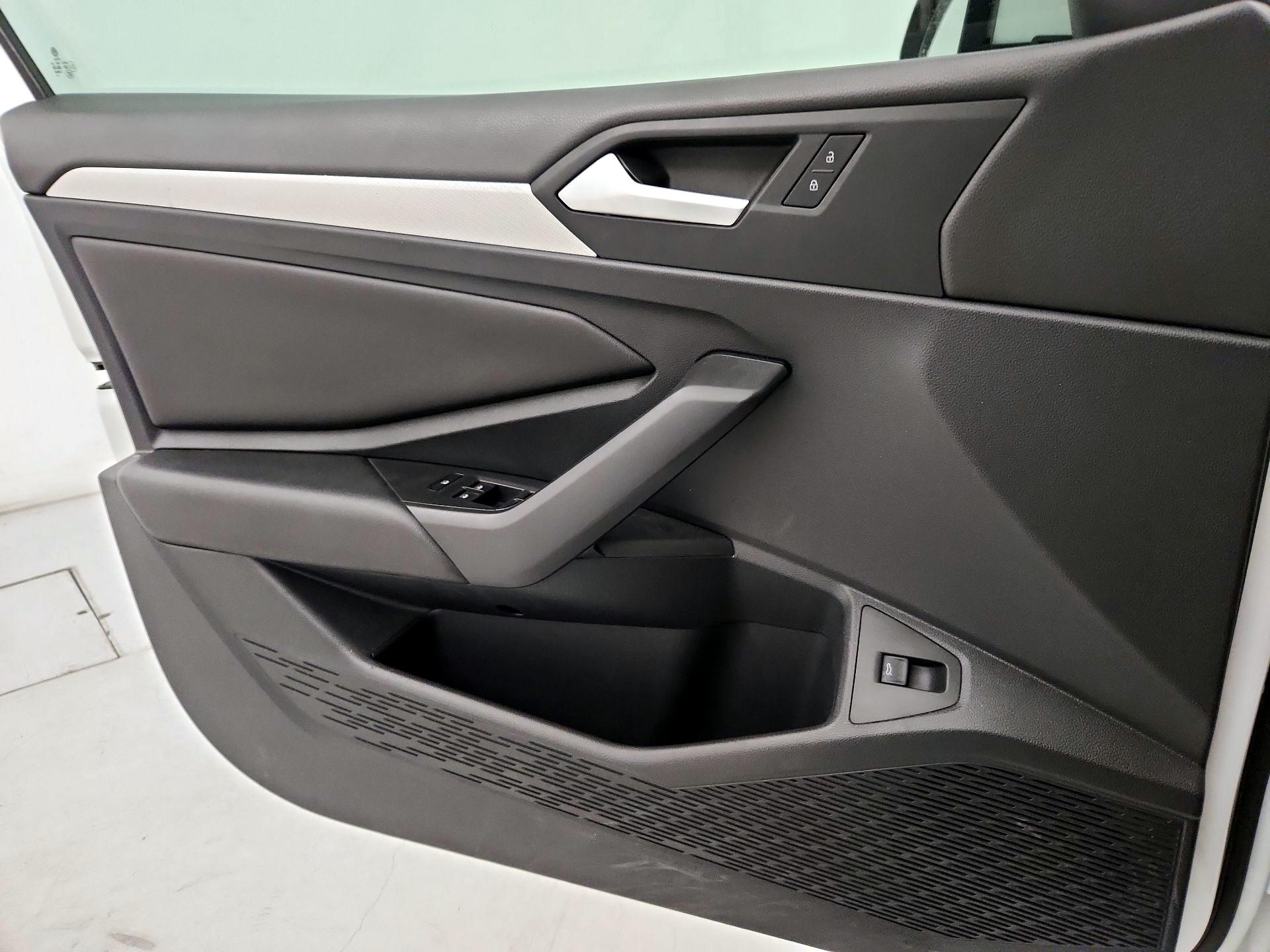 Thumbnail: 2019 Volkswagen Jetta - 12