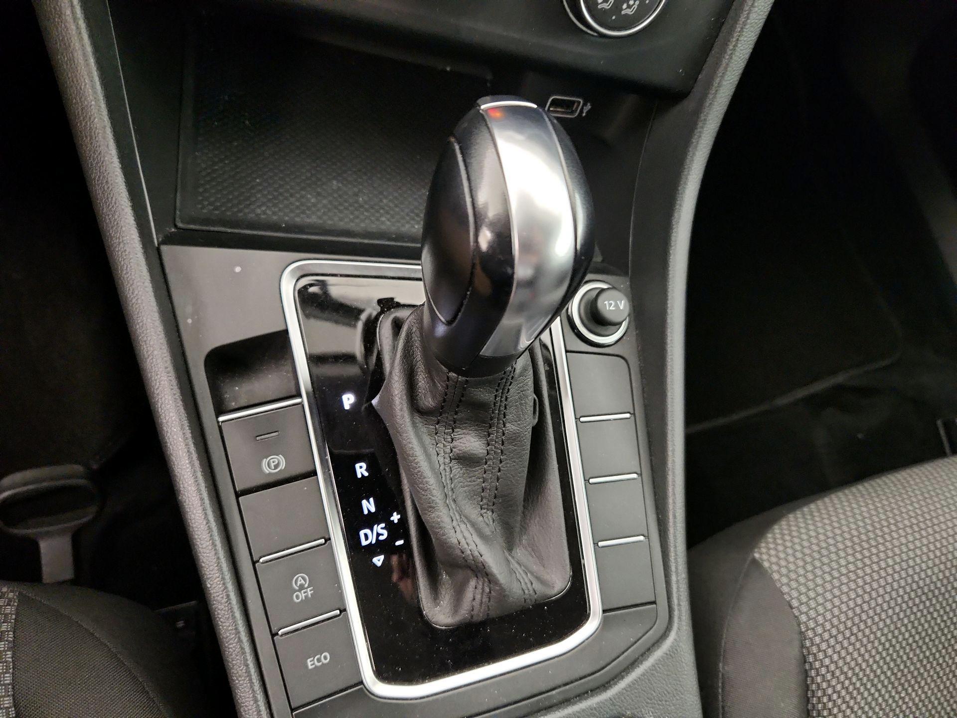 Thumbnail: 2019 Volkswagen Jetta - 17