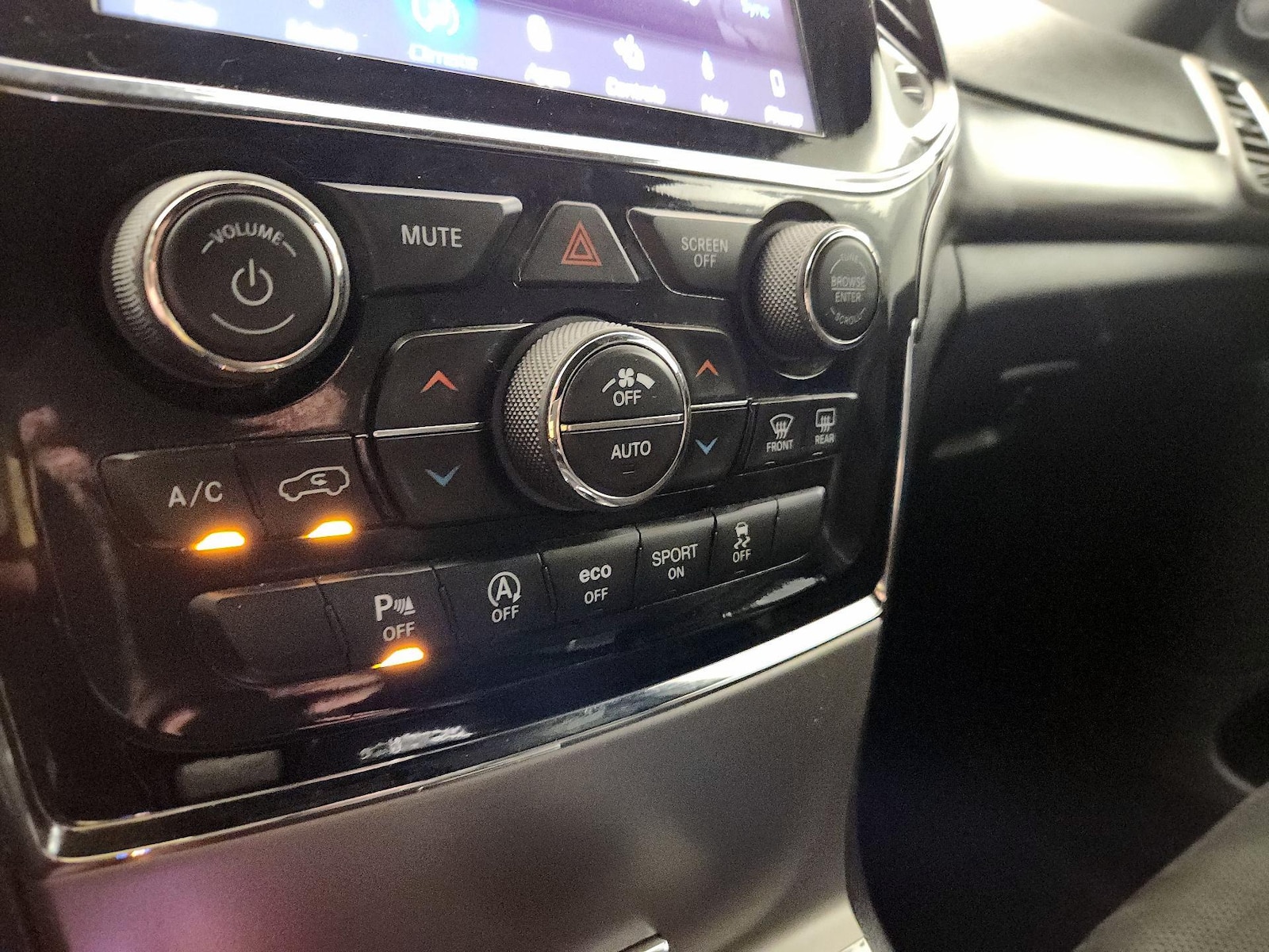 2019 Jeep Grand Cherokee Altitude - Photo 17