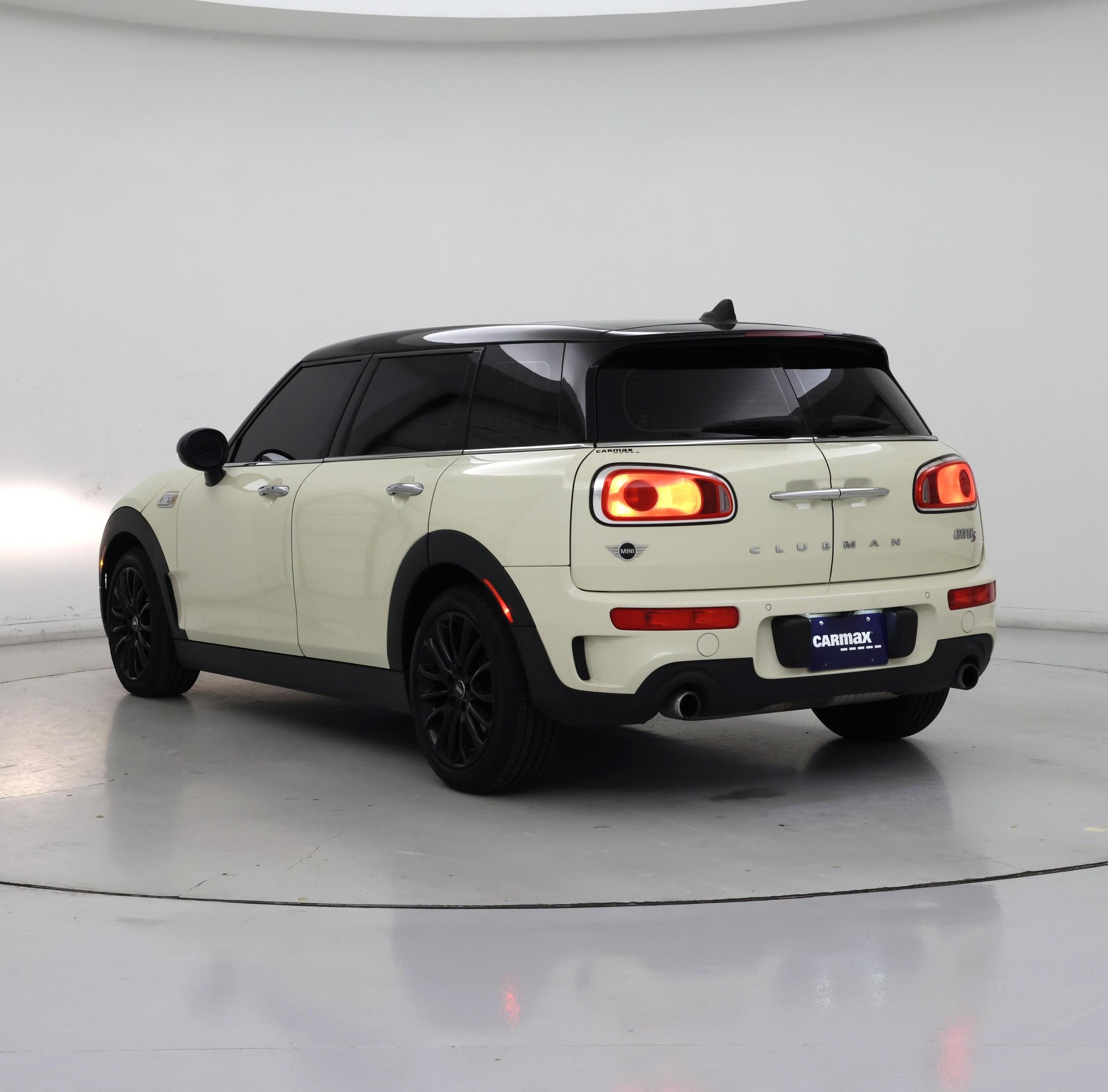 Thumbnail: 2019 MINI Cooper Clubman - 2