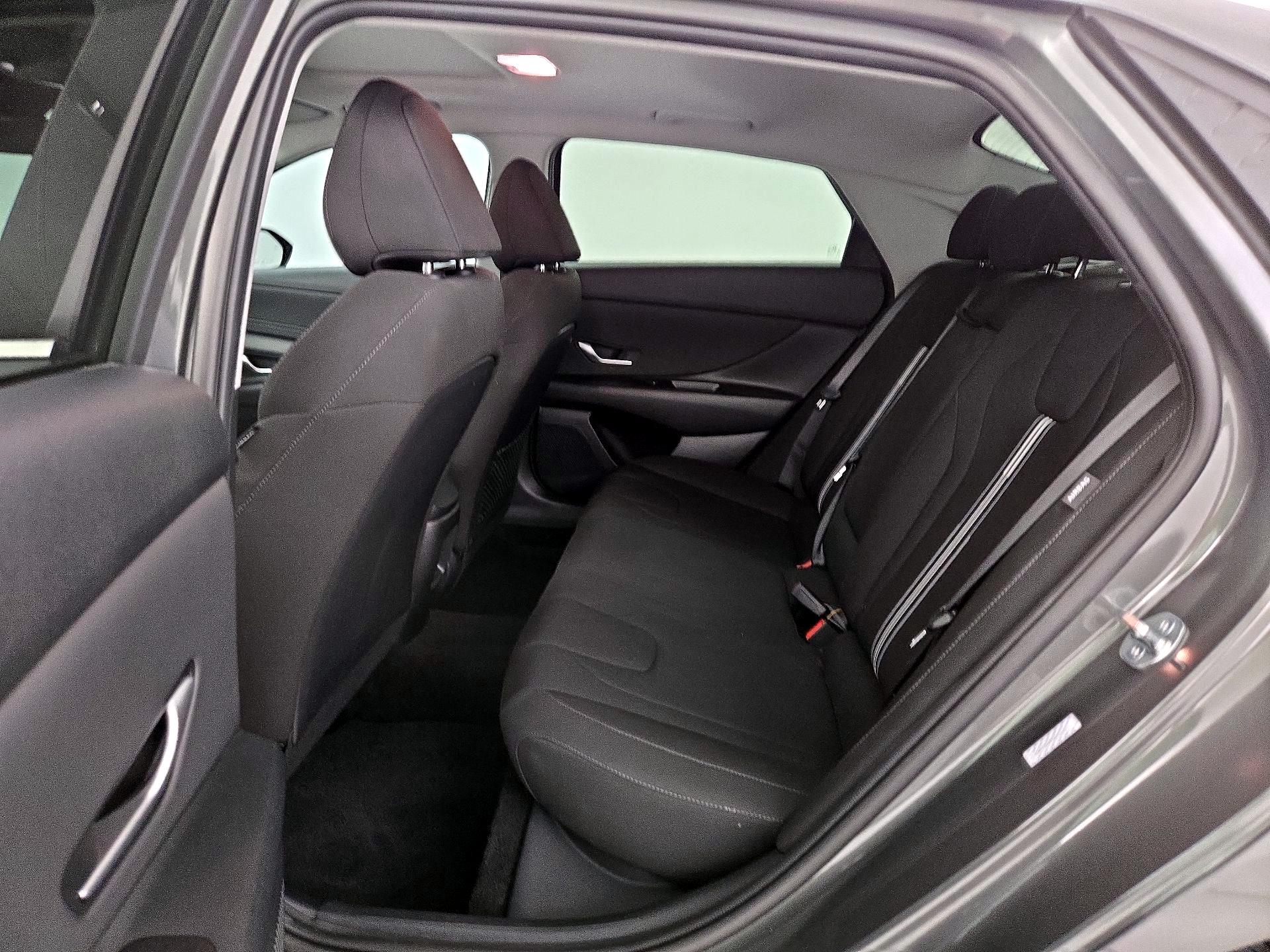 Thumbnail: 2024 Hyundai Elantra - 18