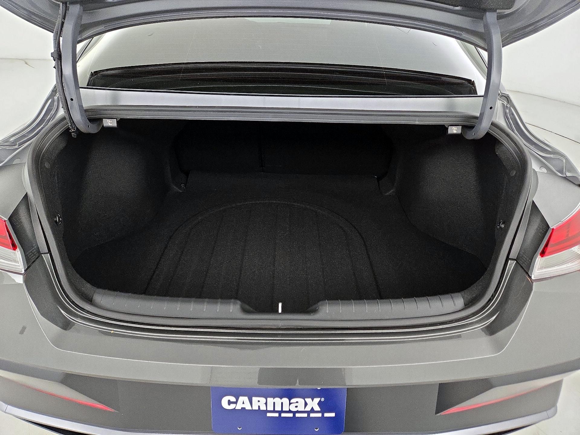 Thumbnail: 2024 Hyundai Elantra - 19