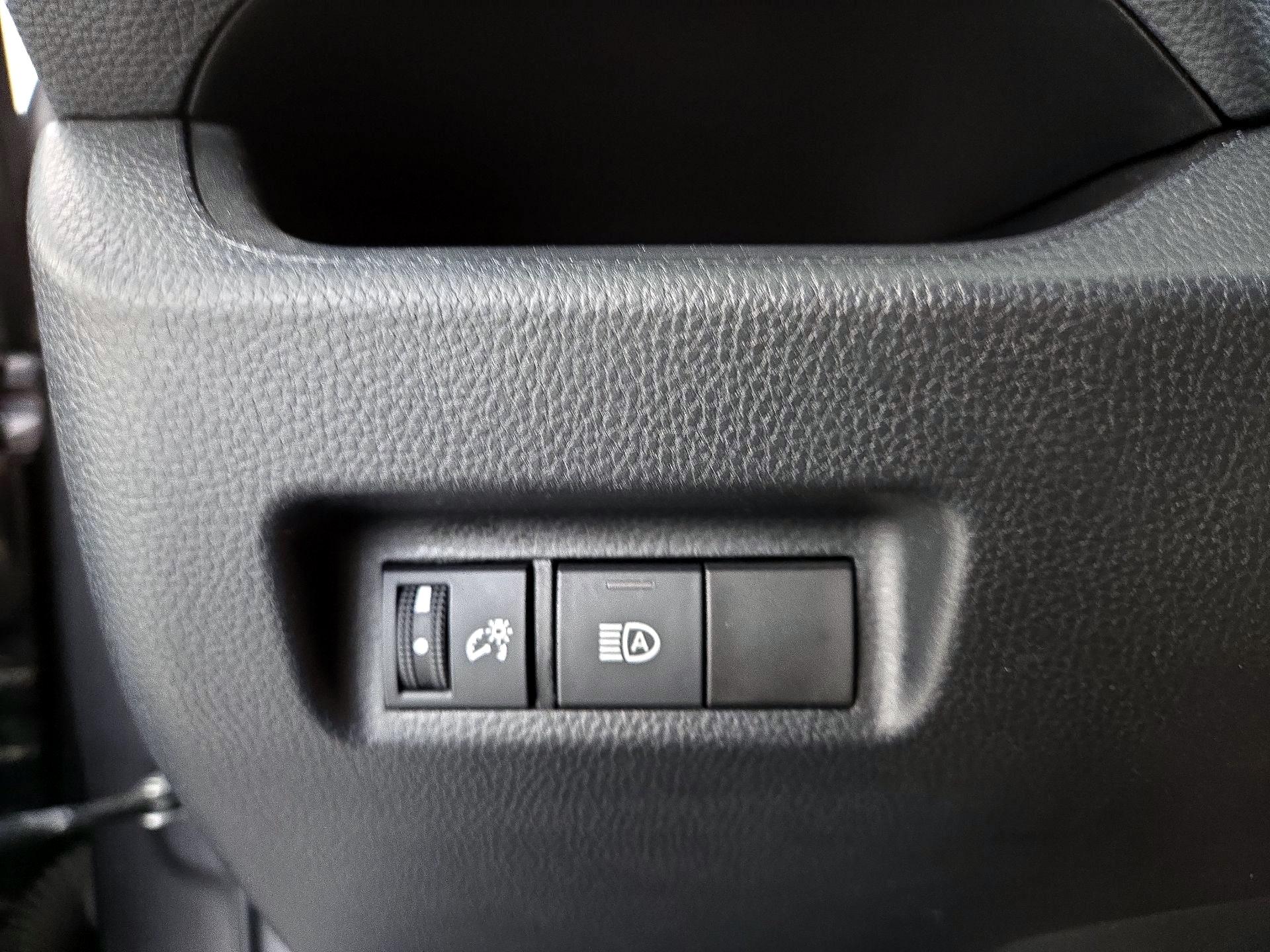 Thumbnail: 2022 Toyota RAV4 - 13