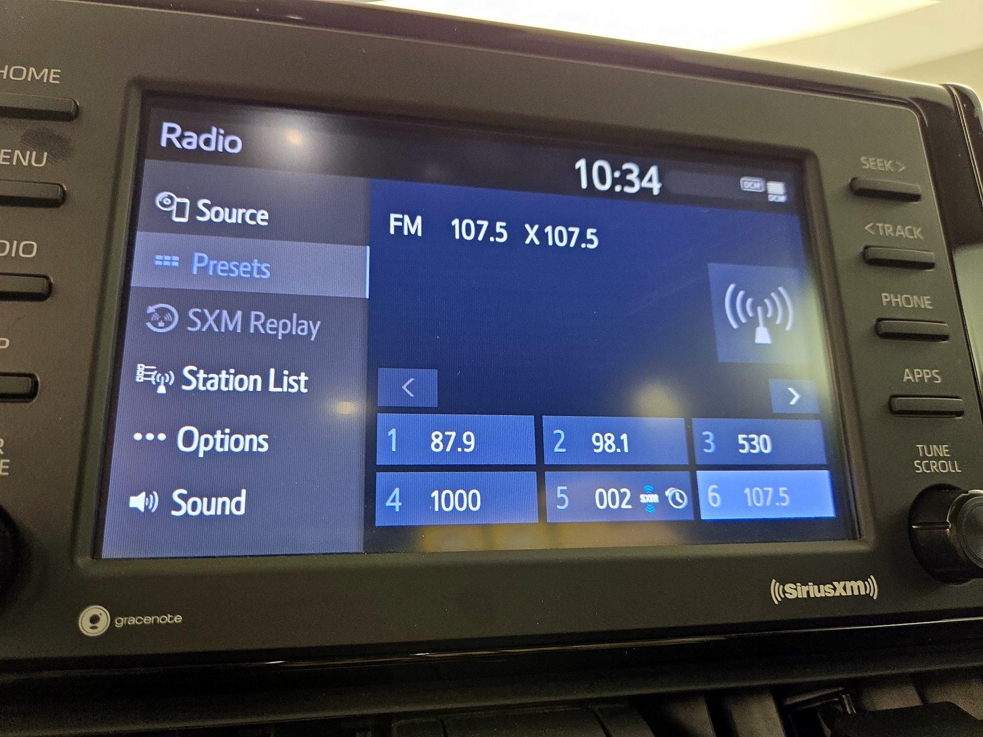 Thumbnail: 2022 Toyota RAV4 - 15