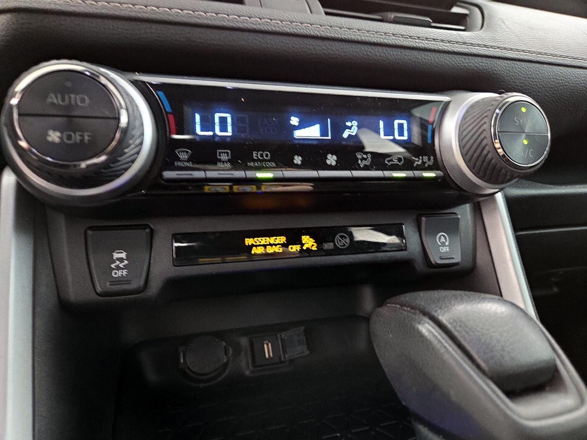 Thumbnail: 2022 Toyota RAV4 - 16