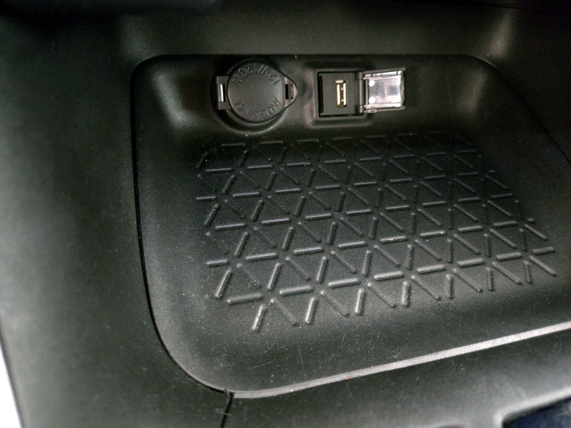 Thumbnail: 2022 Toyota RAV4 - 18