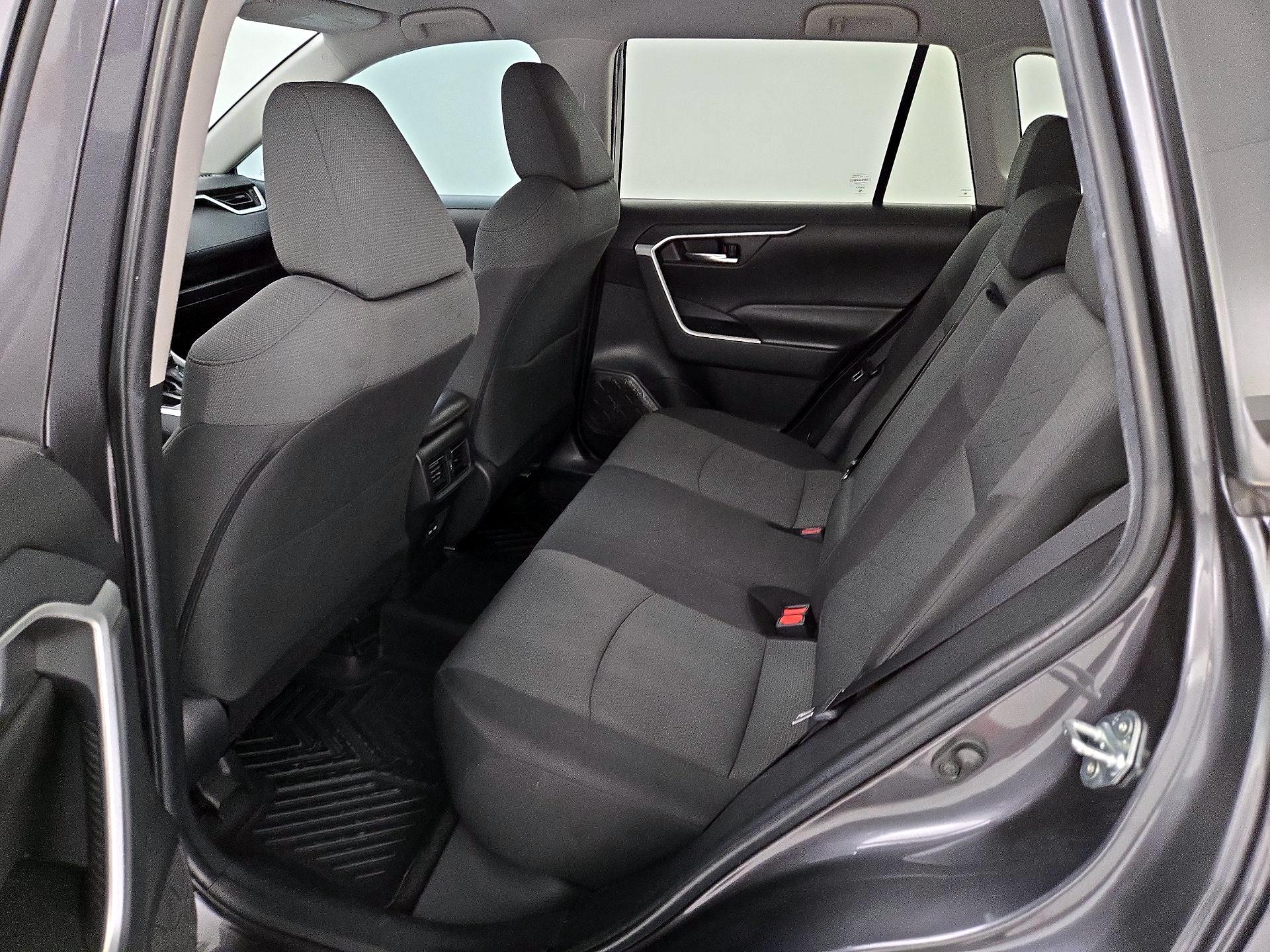 Thumbnail: 2022 Toyota RAV4 - 19