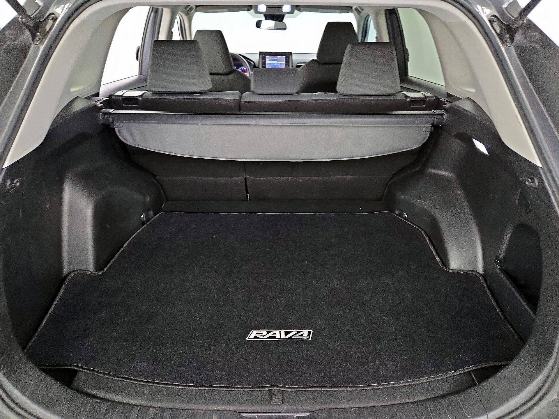 Thumbnail: 2022 Toyota RAV4 - 20