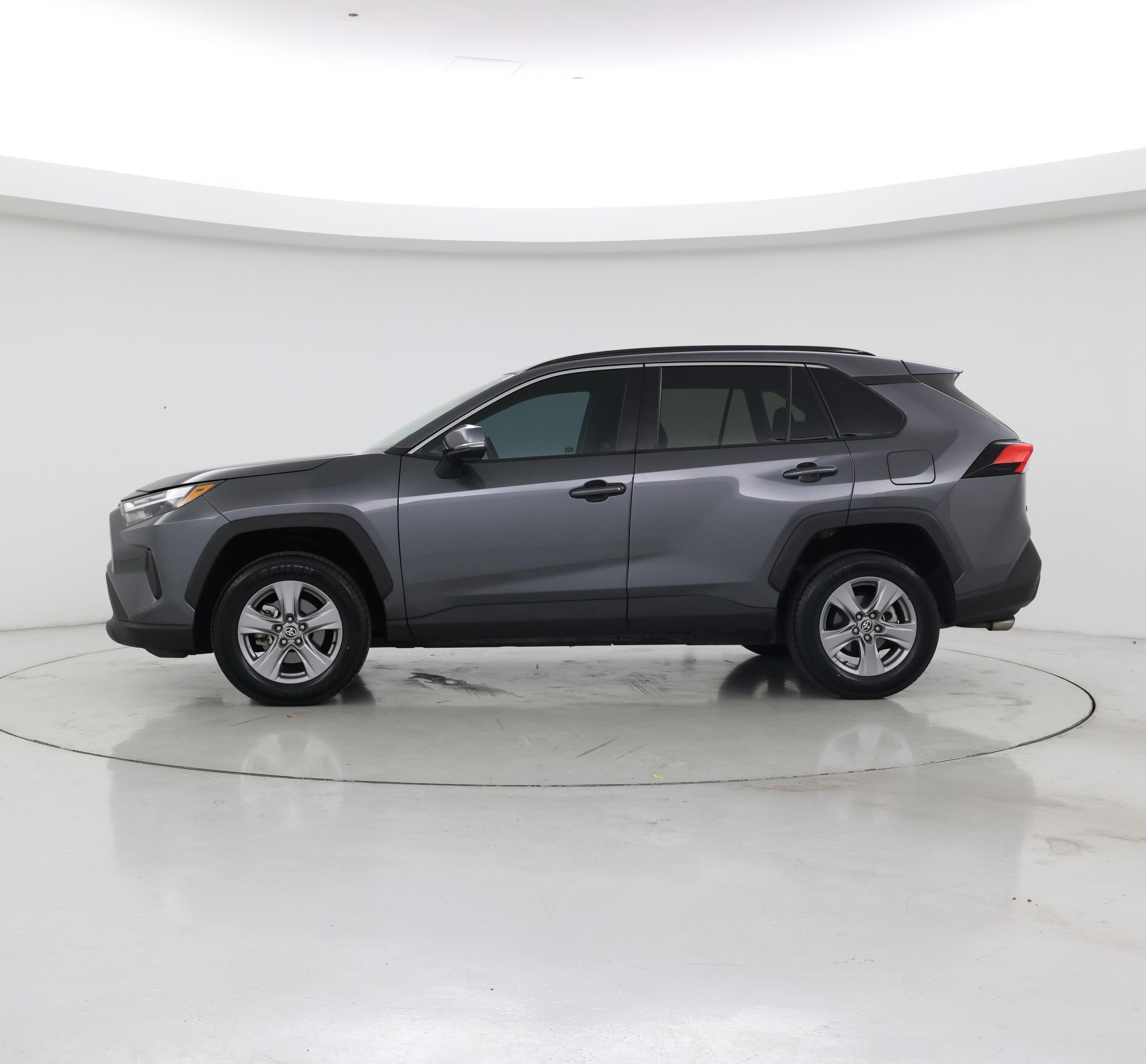 Thumbnail: 2022 Toyota RAV4 - 3