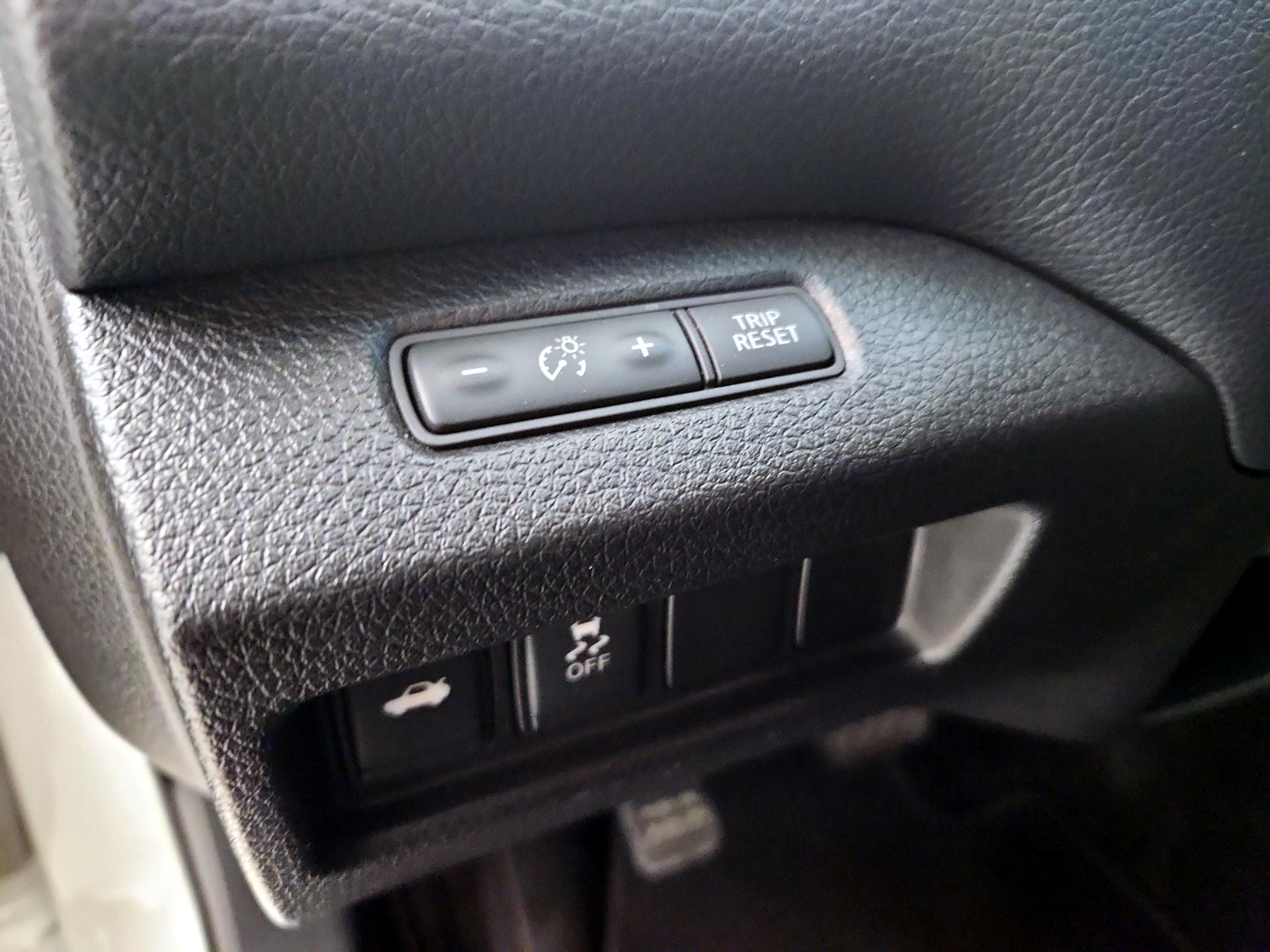 Thumbnail: 2015 Nissan Altima - 13