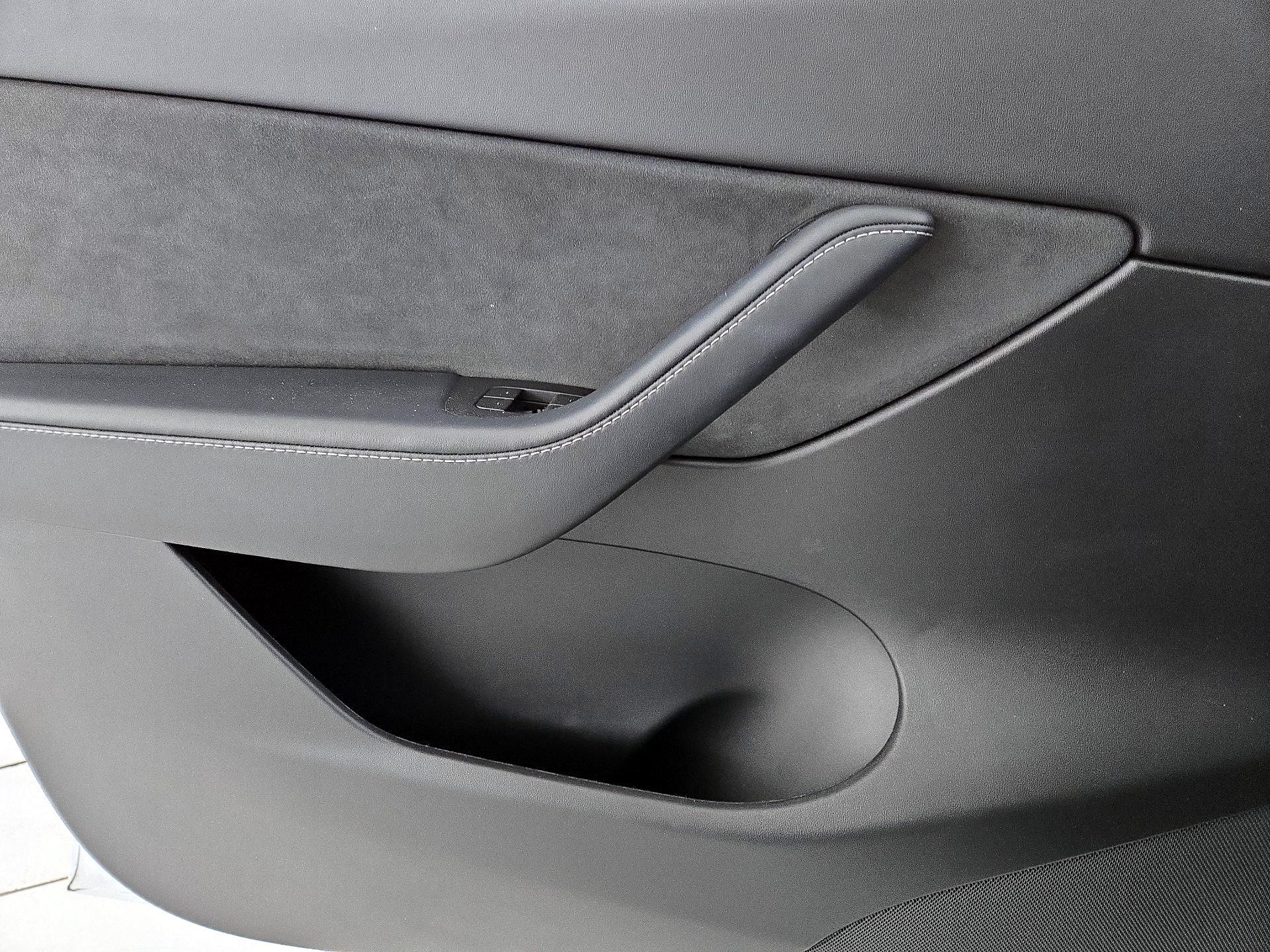 Thumbnail: 2022 Tesla Model Y - 12