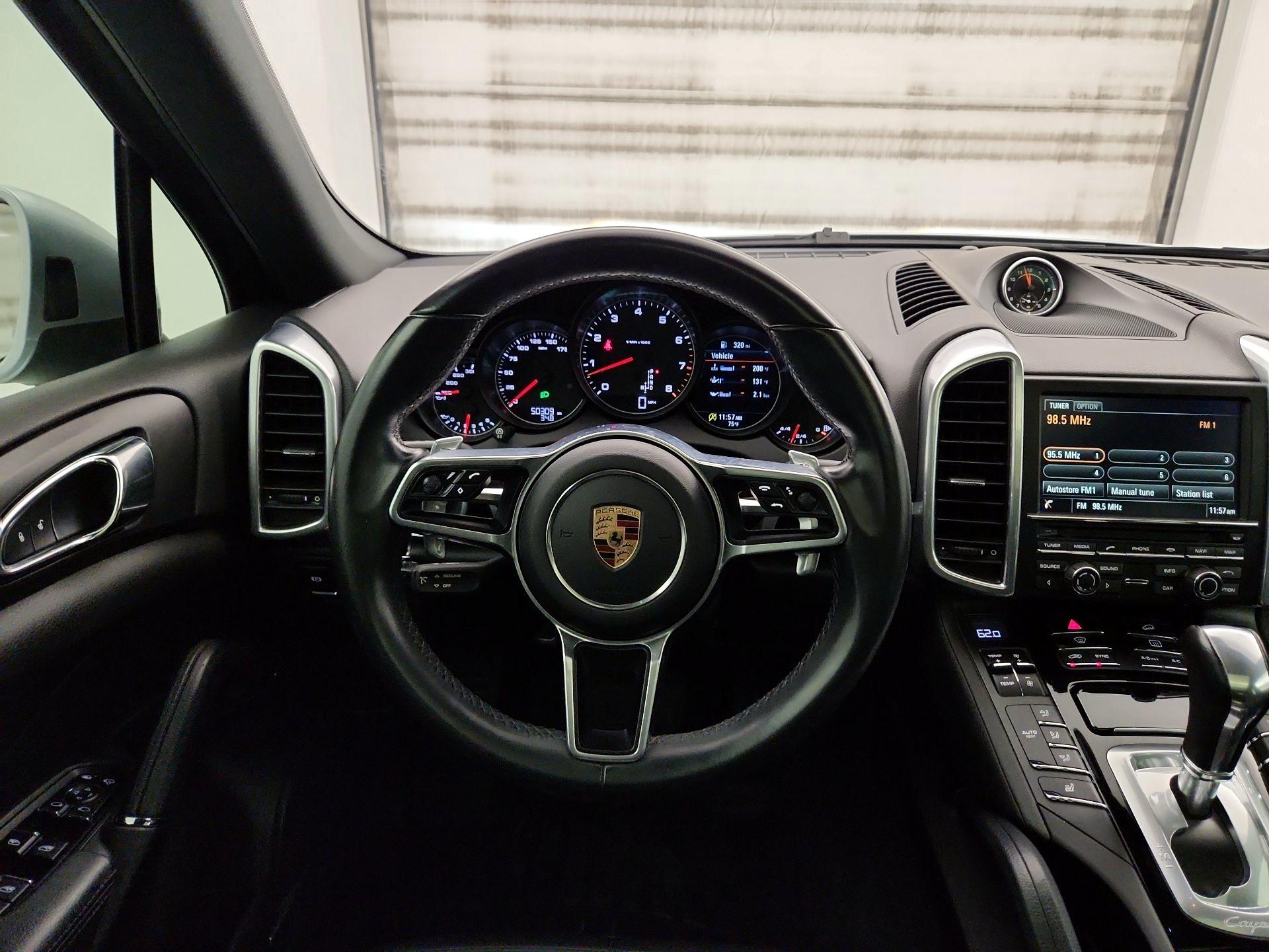 Thumbnail: 2016 Porsche Cayenne - 10