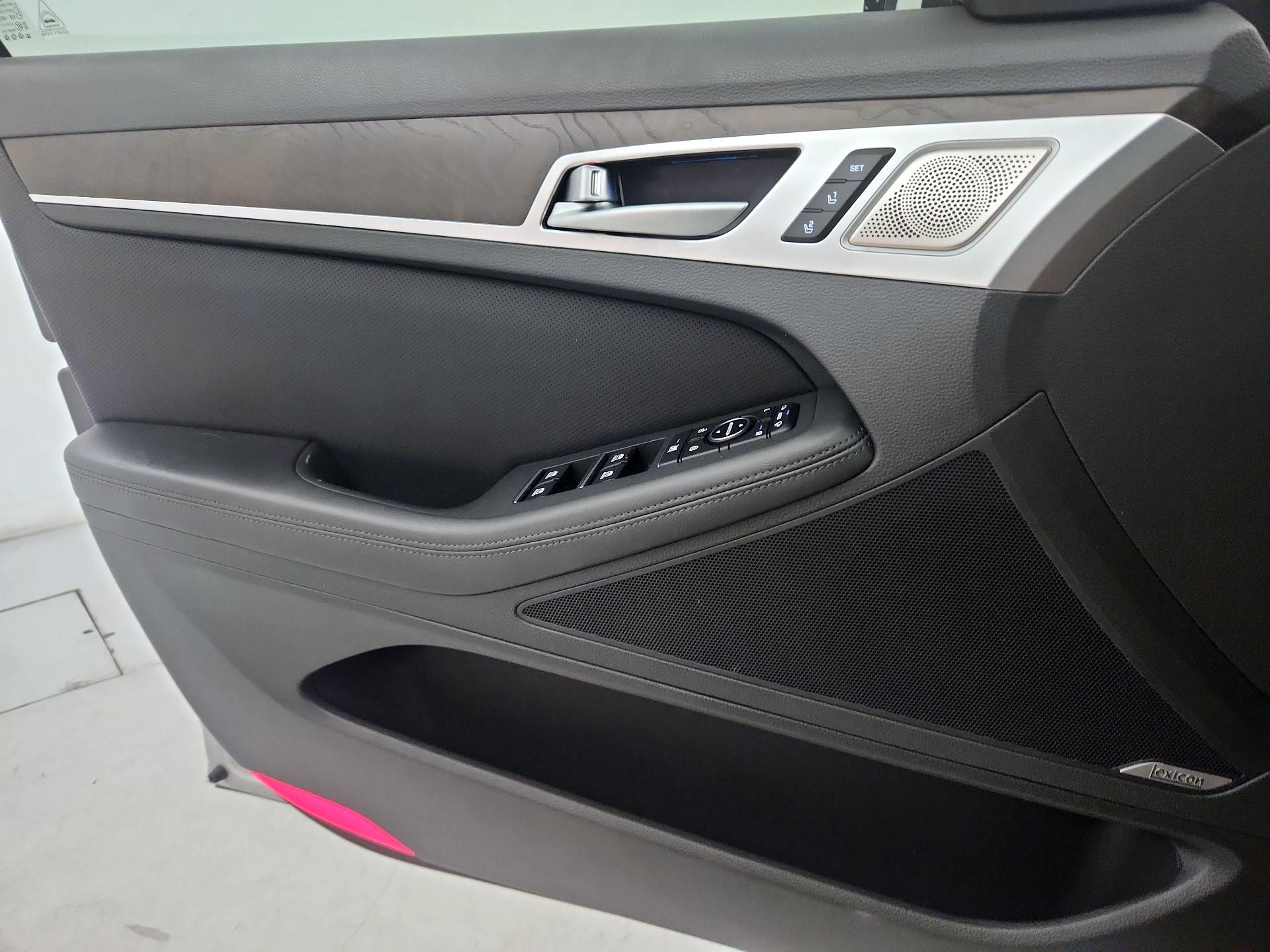 Thumbnail: 2018 Genesis G80 - 12