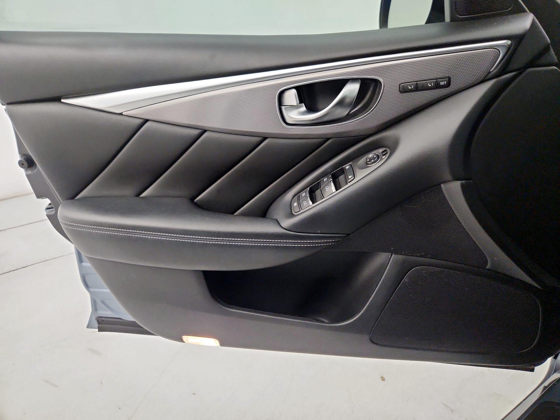 Thumbnail: 2016 INFINITI  - 12