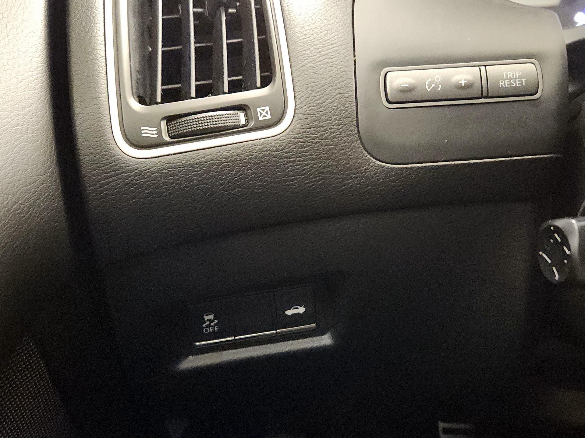 Thumbnail: 2016 INFINITI  - 13