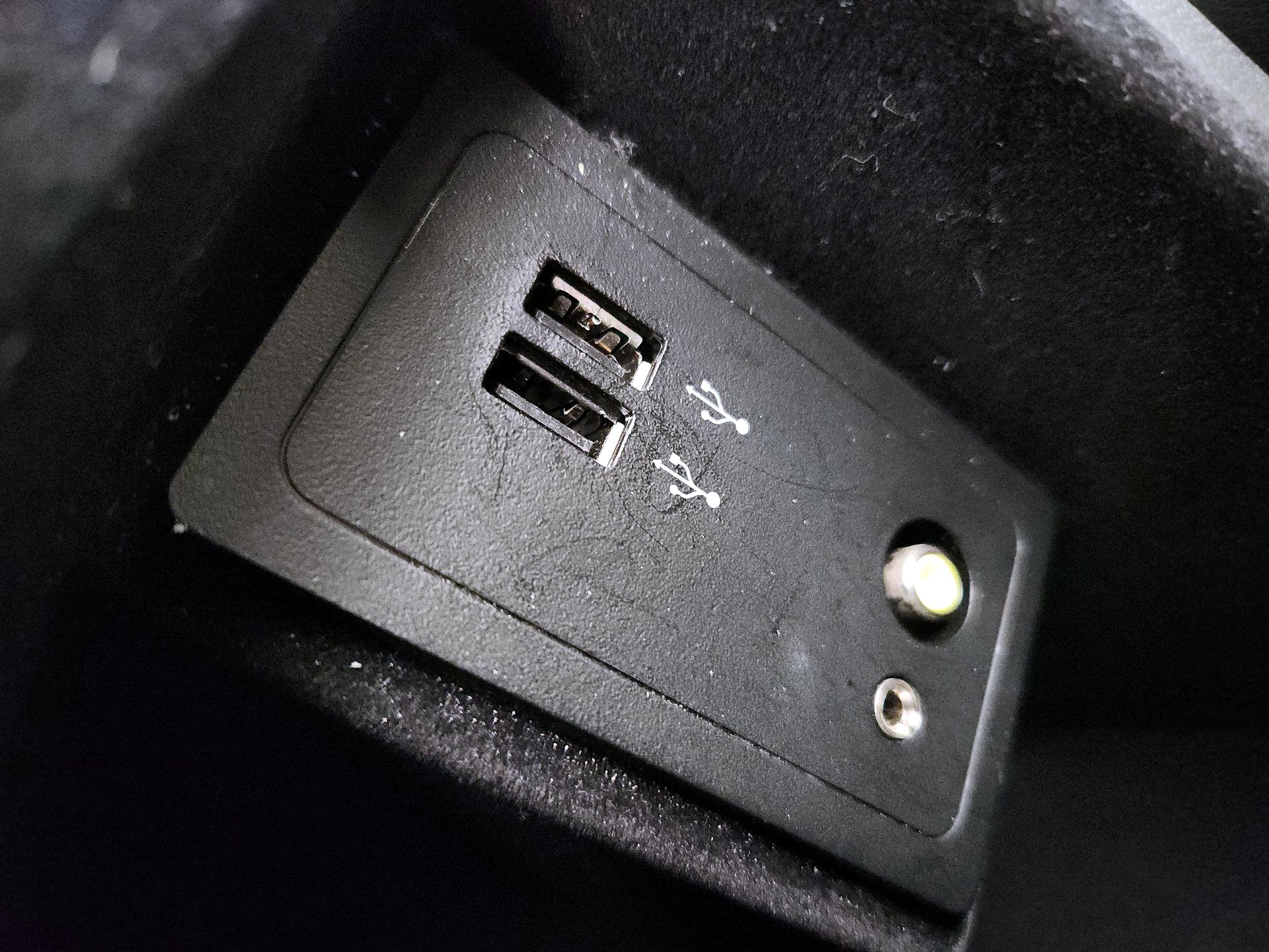 Thumbnail: 2016 INFINITI  - 18