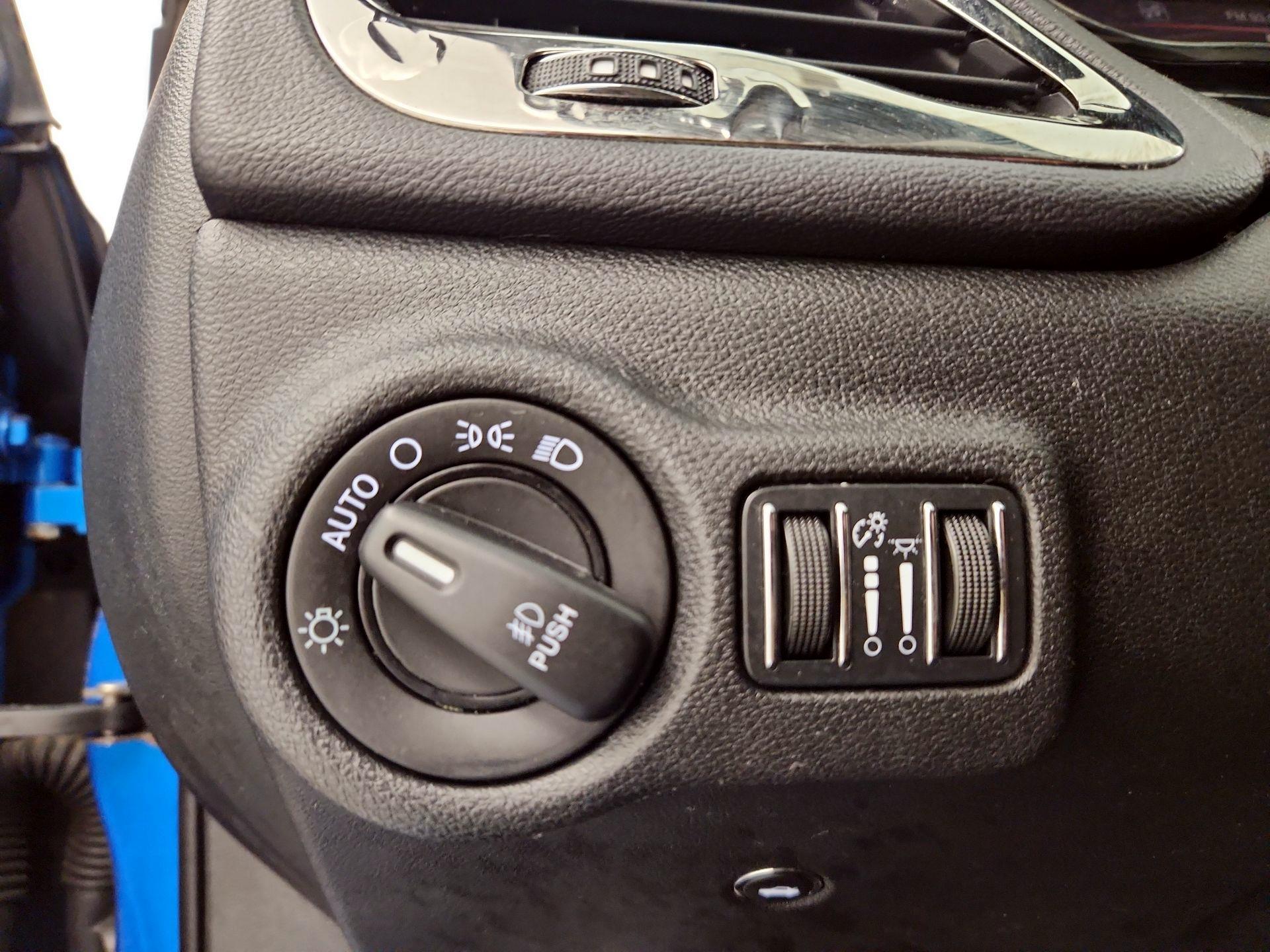 Thumbnail: 2015 Dodge Dart - 13