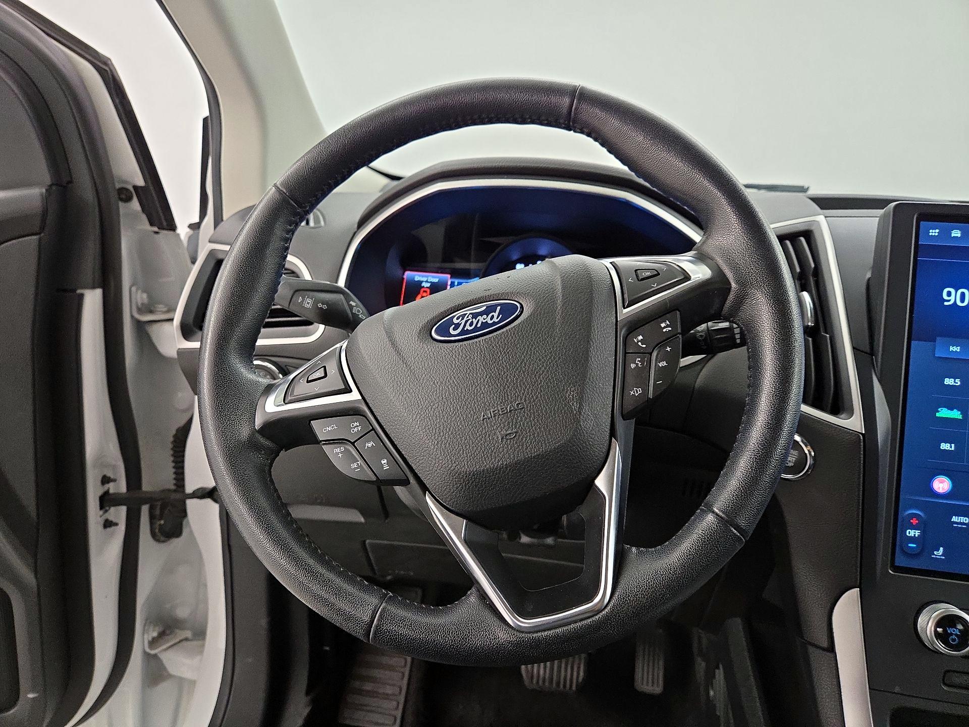 Thumbnail: 2021 Ford Edge - 10