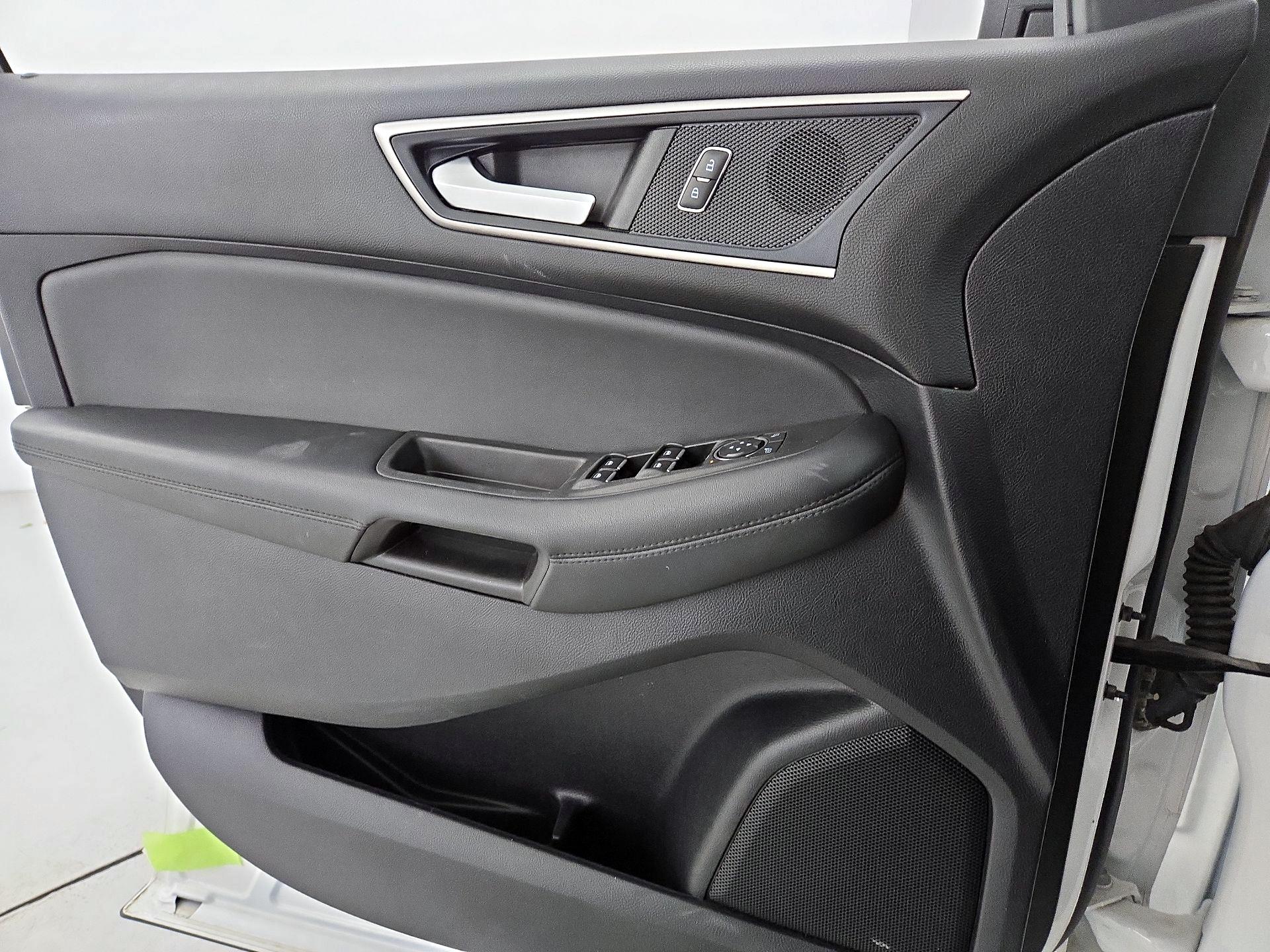 Thumbnail: 2021 Ford Edge - 12