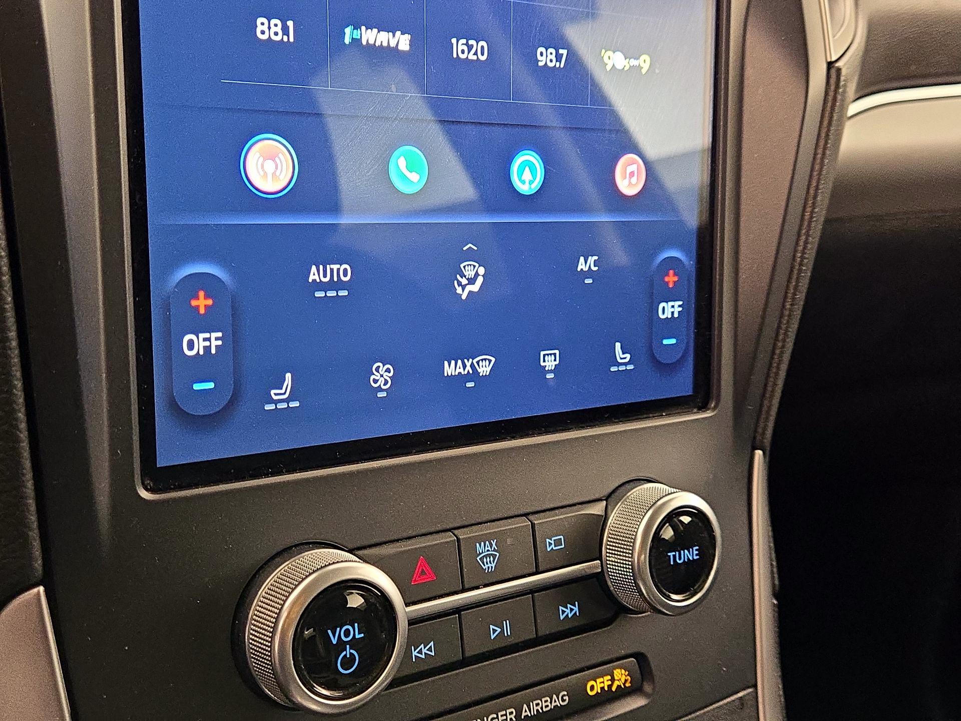 Thumbnail: 2021 Ford Edge - 16