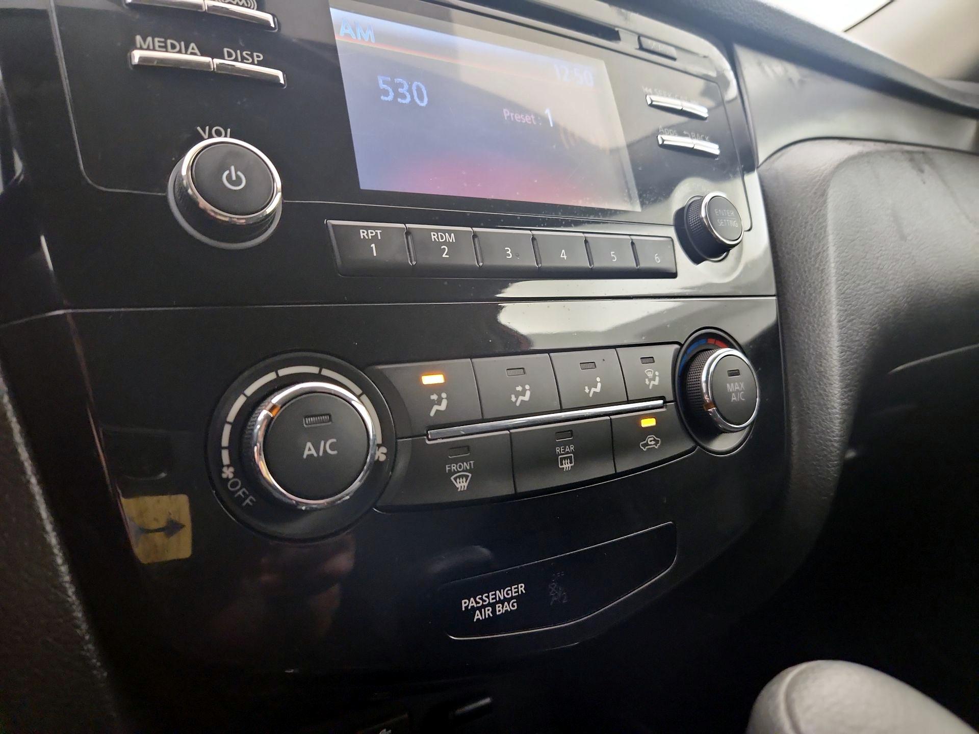 Thumbnail: 2015 Nissan Rogue - 16