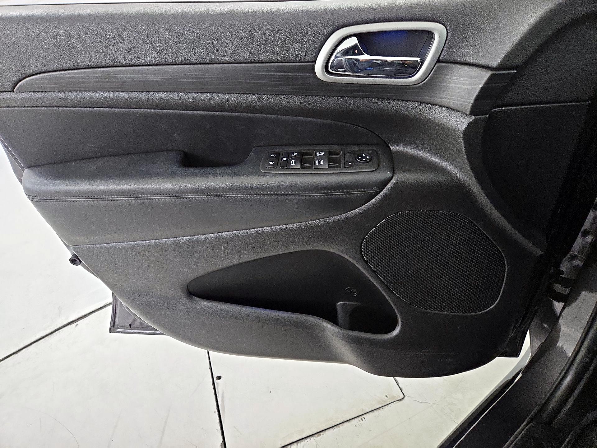 Thumbnail: 2021 Jeep Grand Cherokee - 12