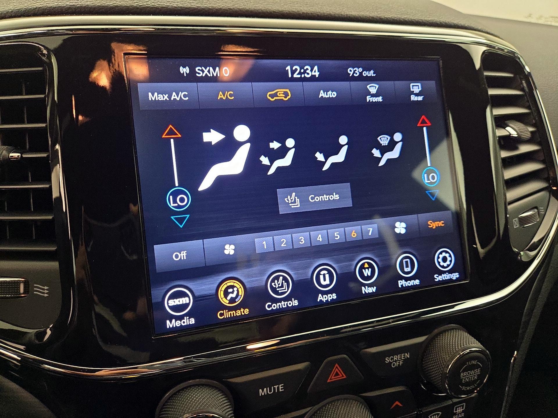 Thumbnail: 2021 Jeep Grand Cherokee - 14